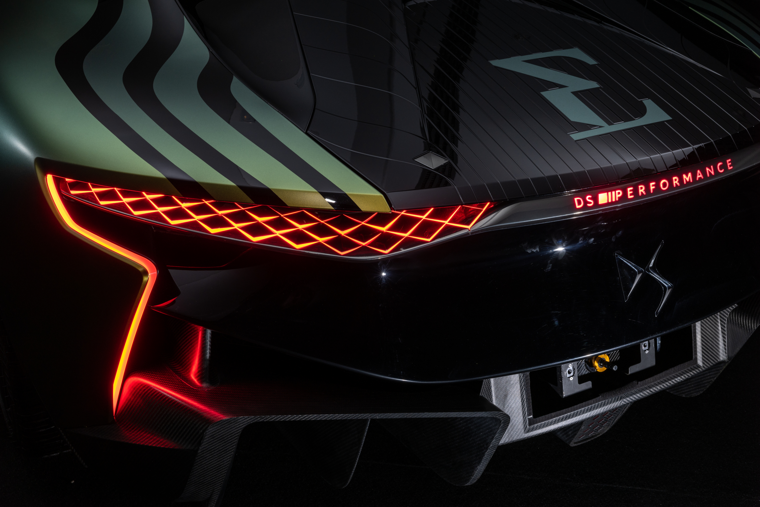 Wil je de DS E-Tense Performance opladen? Dan heb je niet eens tijd om te plassen