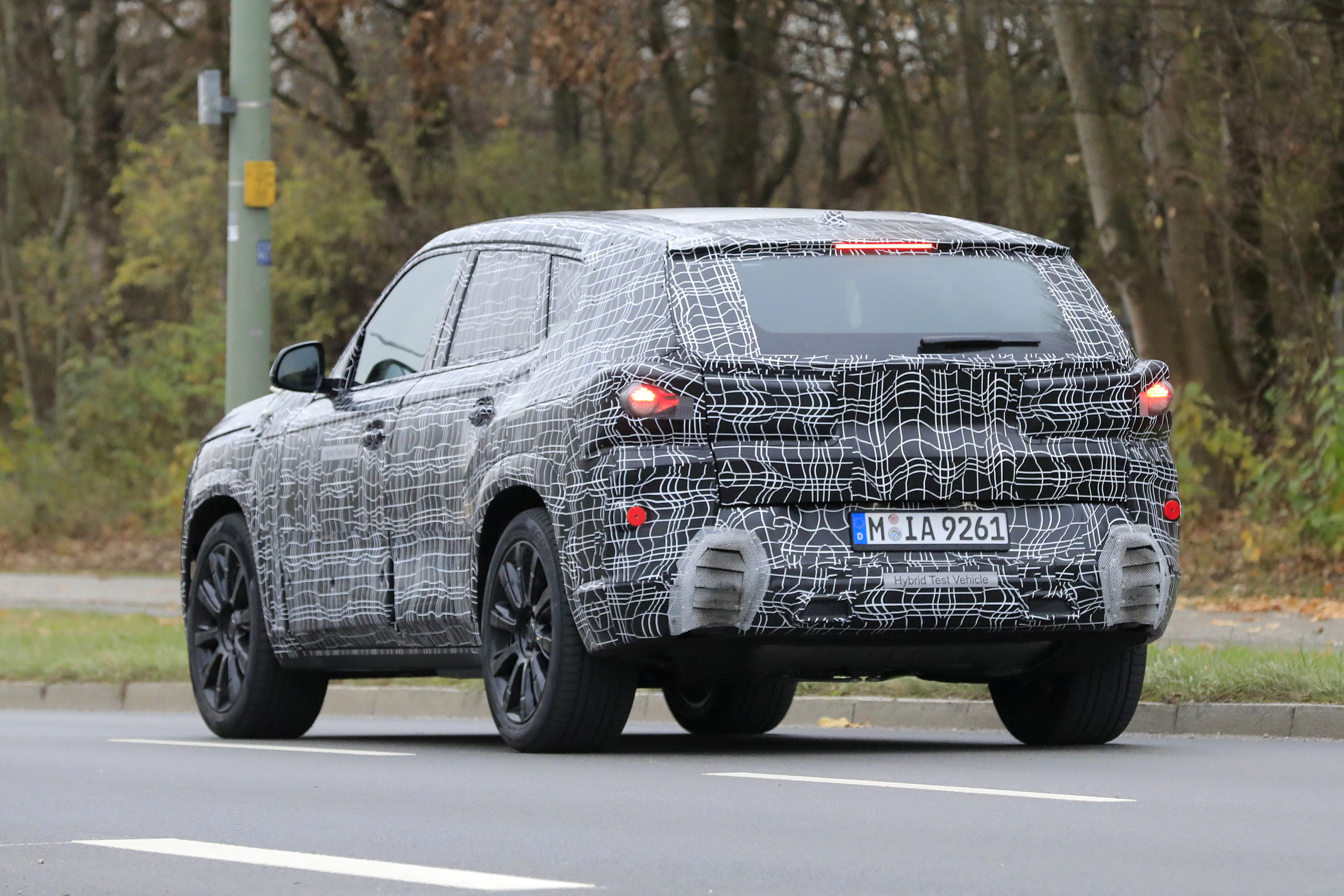 Dit gecamoufleerde monster is de aankomende BMW X8!