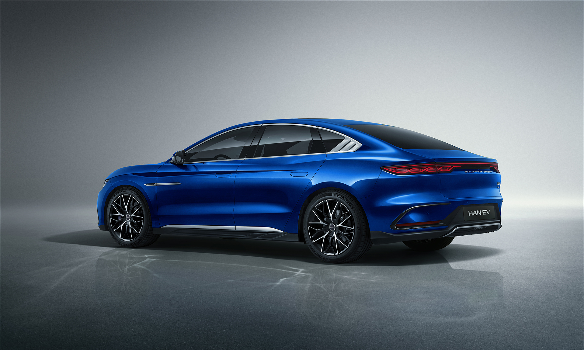 BYD Han (2023): Waarom zou je nog langer wachten op de Volkswagen ID. Aero?