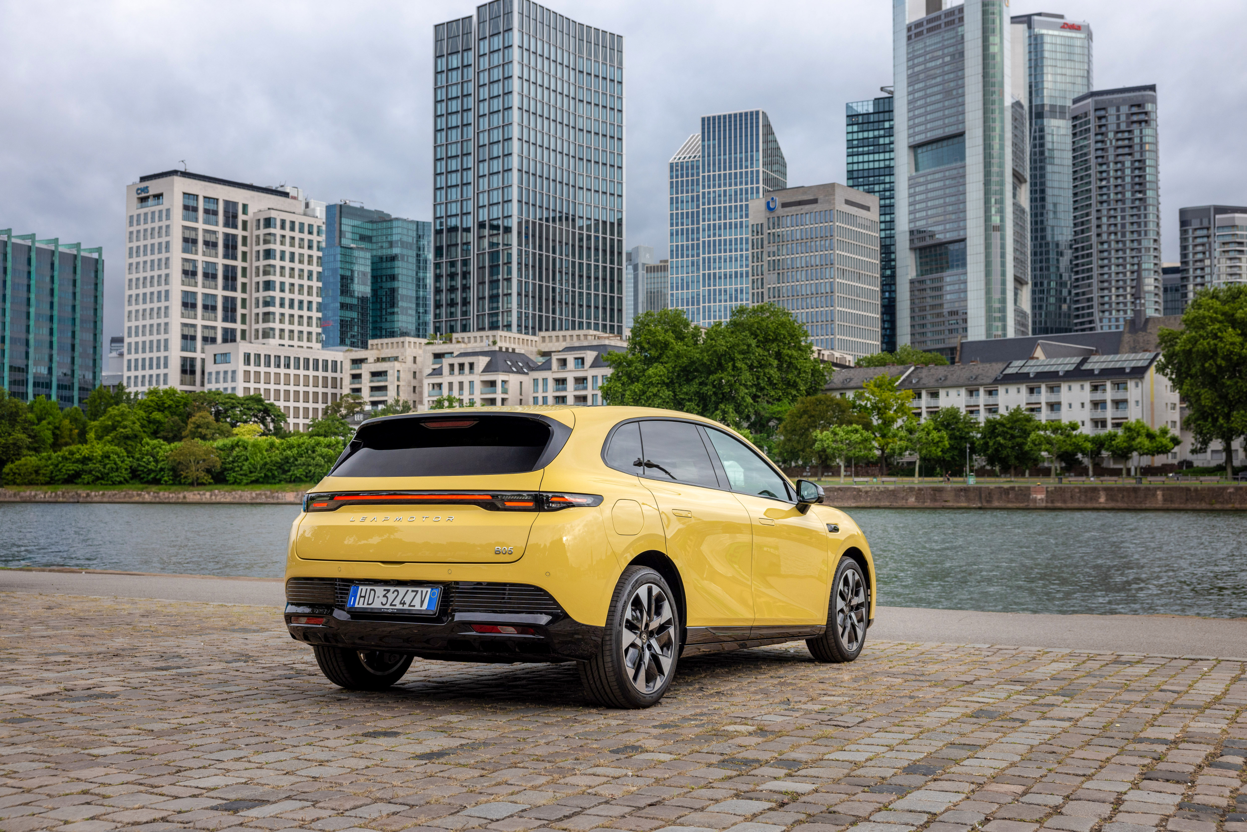 TEST - Deze luxe concurrent van de Volkswagen ID.3 is verdacht goedkoop