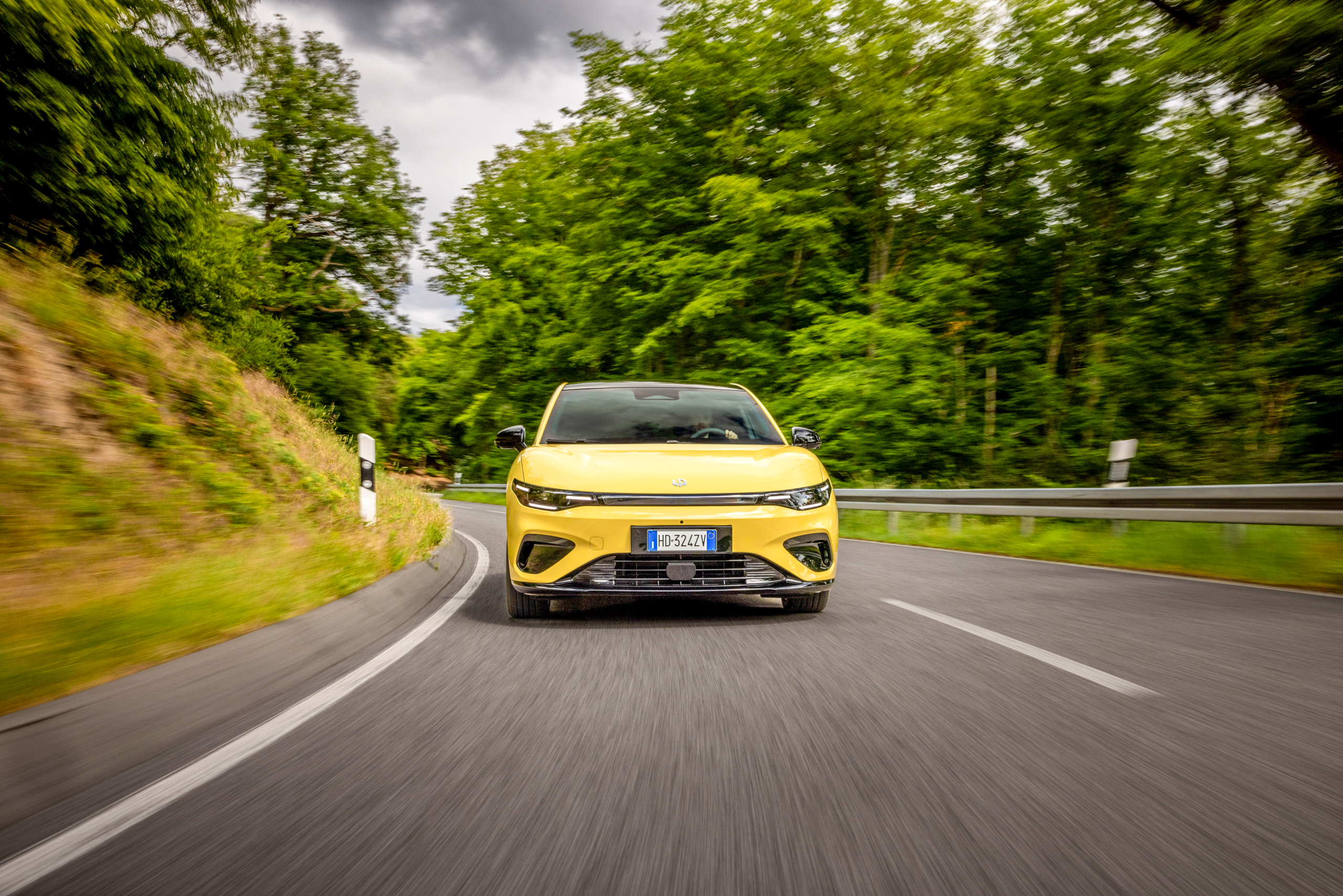 TEST - Deze luxe concurrent van de Volkswagen ID.3 is verdacht goedkoop
