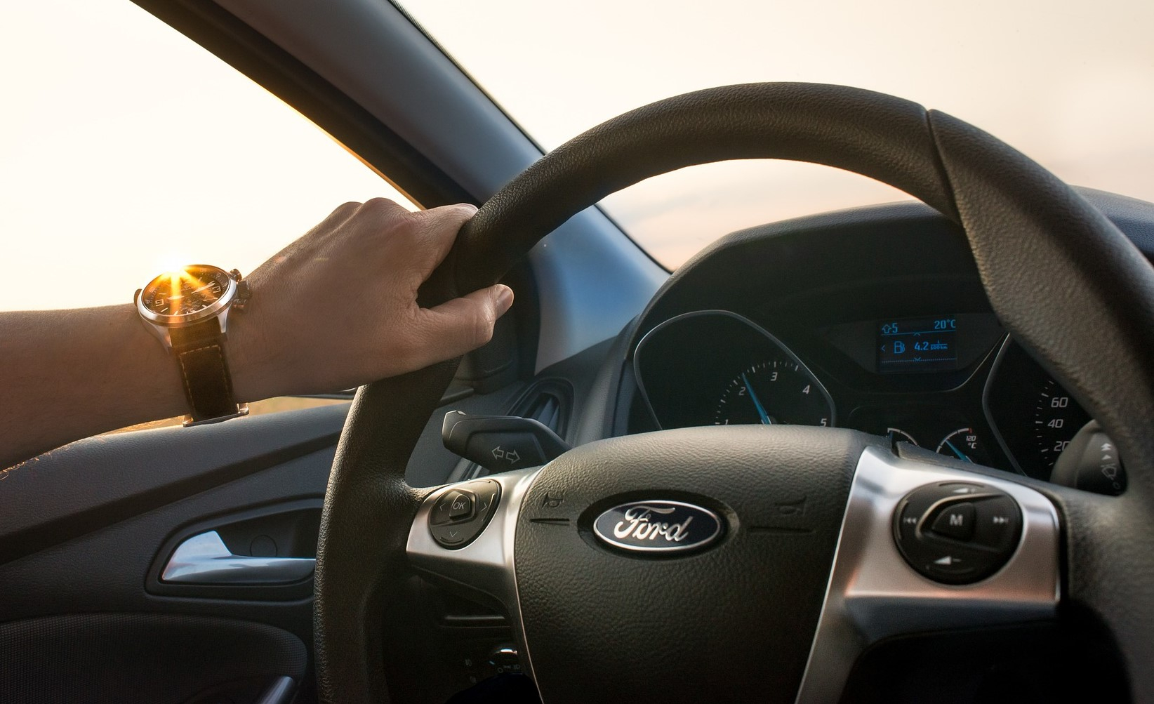 Coronavirus: Hoe maak je het interieur van je auto schoon?