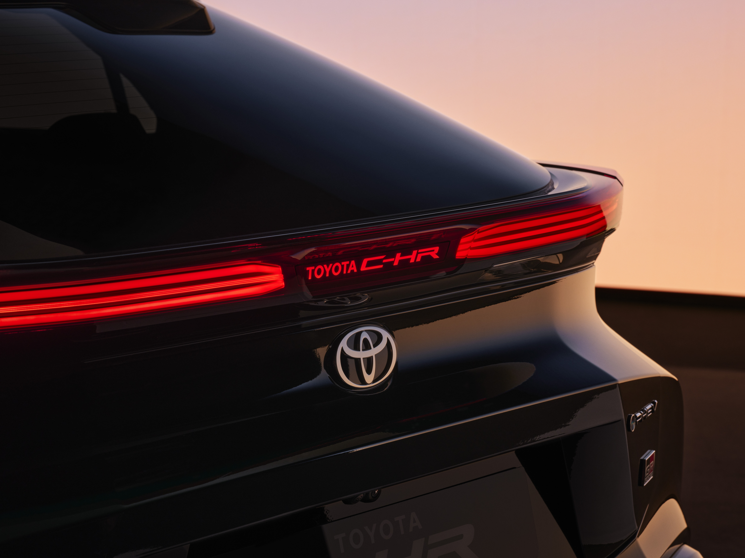 Nieuwe Toyota C-HR: de radicalisering van de crossover-coupé