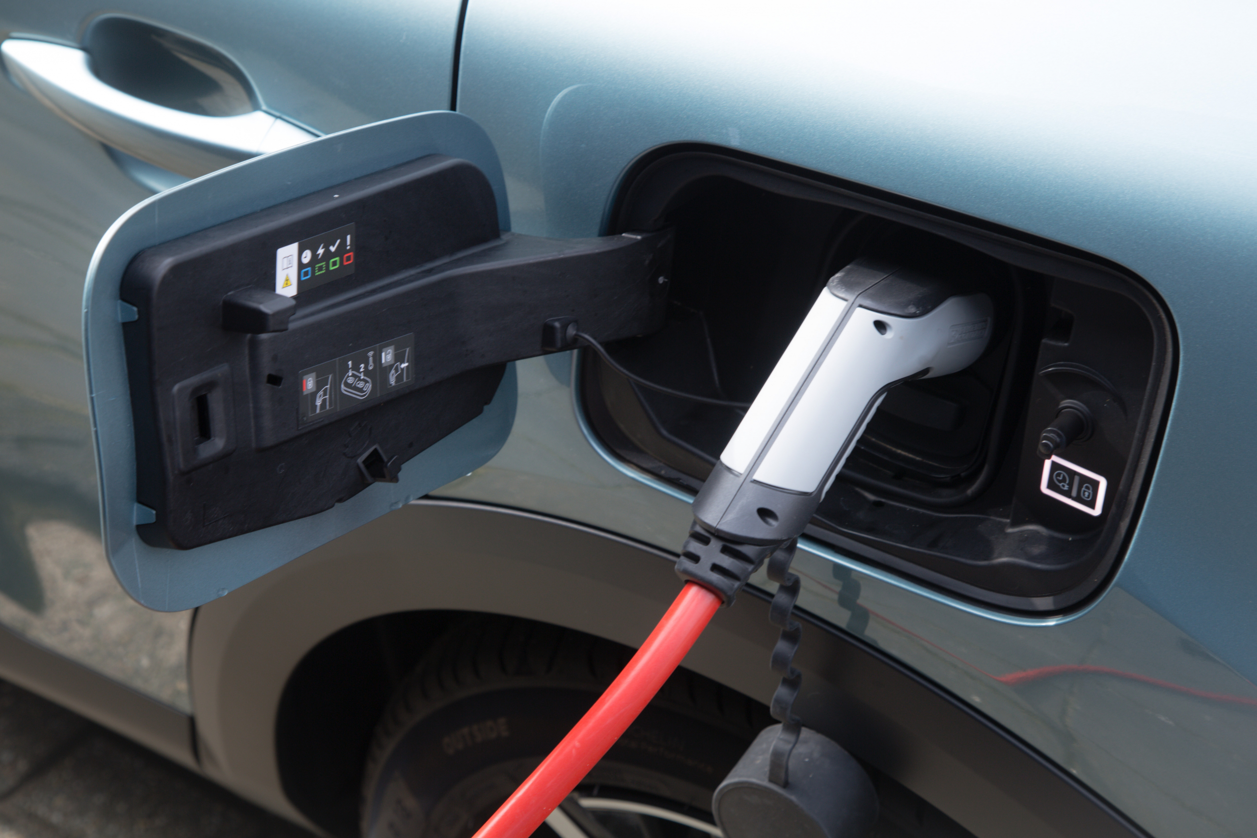 Nu een elektrische auto bestellen en toch in 2023 van 2950 euro subsidie profiteren