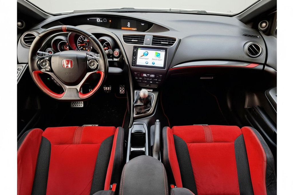 Koop jij deze mooiste Golf GTI van Marktplaats of een van z'n concurrenten?