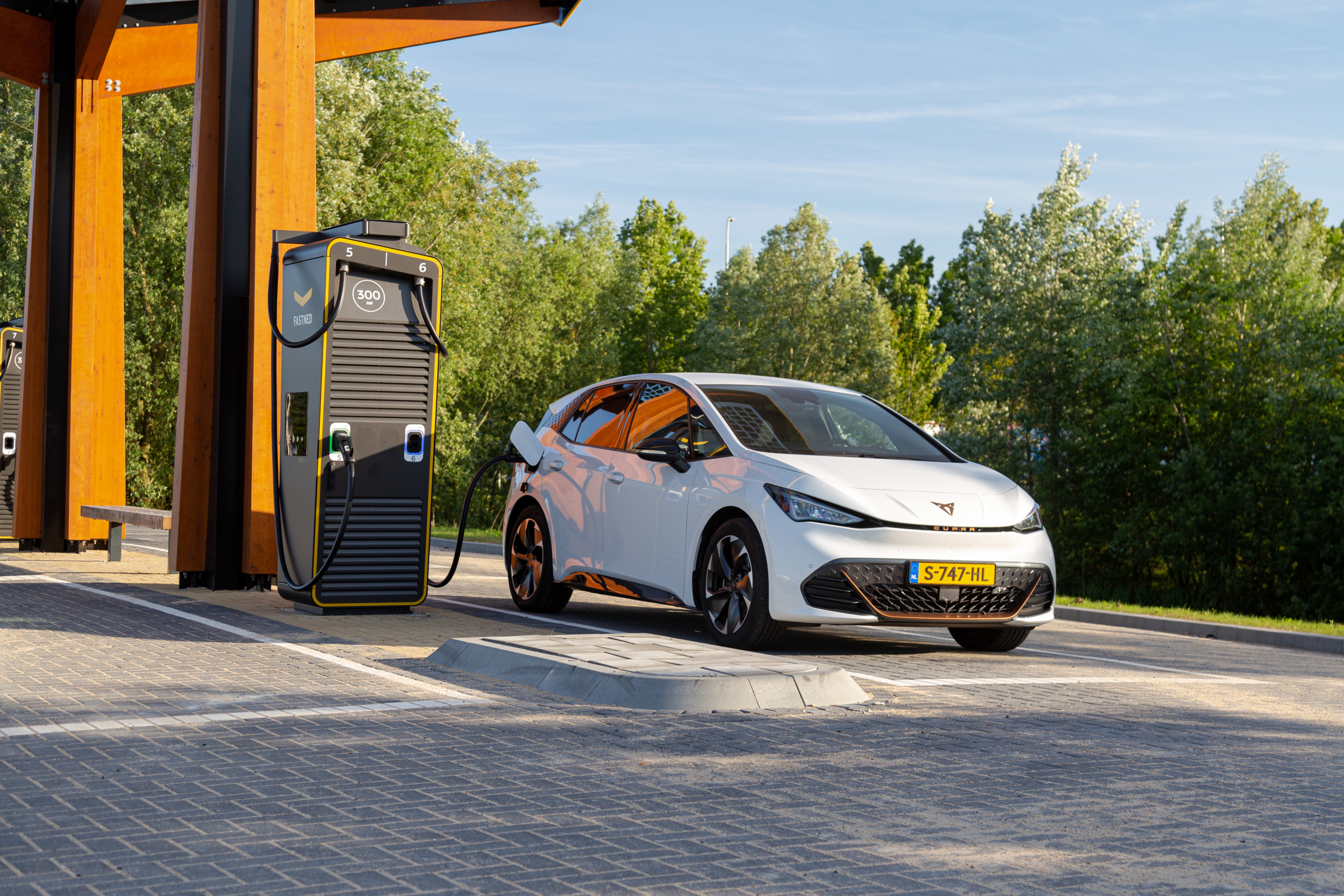 Cupra Born 77 kWh: actieradius gemeten bij 100 en 130 km/h