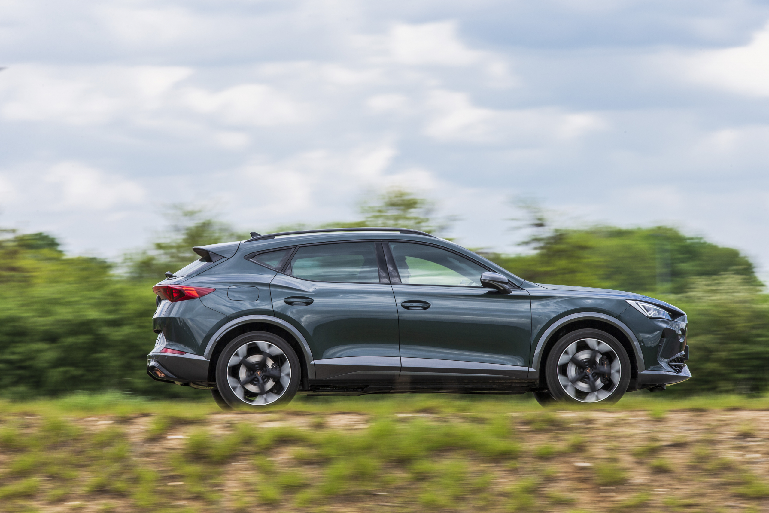 Test: zo pest de Cupra Formentor de Mercedes GLA - de Mitsubishi 'Foutlander' voorbij