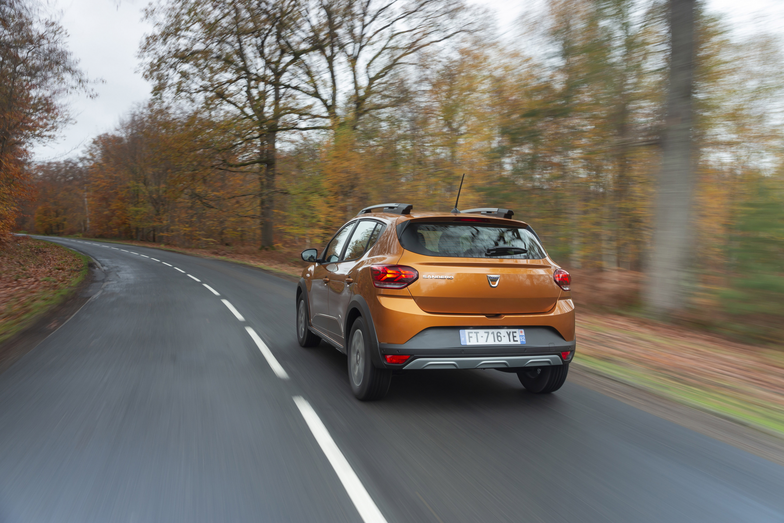 Eerste review: lentekriebels bij de Dacia Sandero Stepway BiFuel (2021)