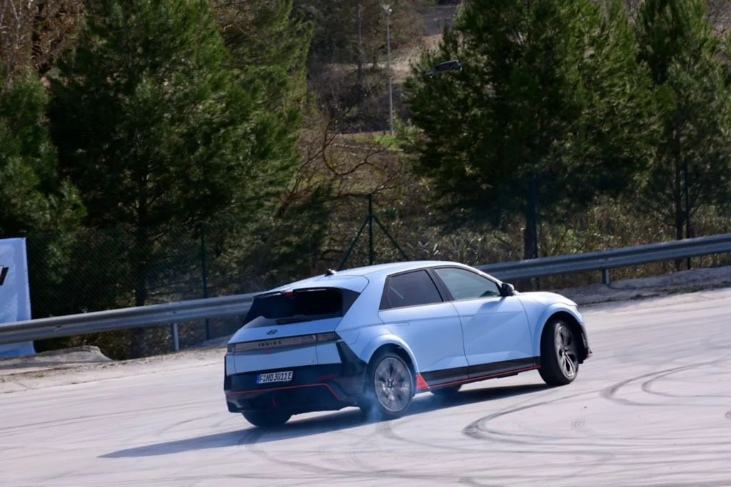 Deze stad wil kunstmatig geluid elektrische auto's verbieden