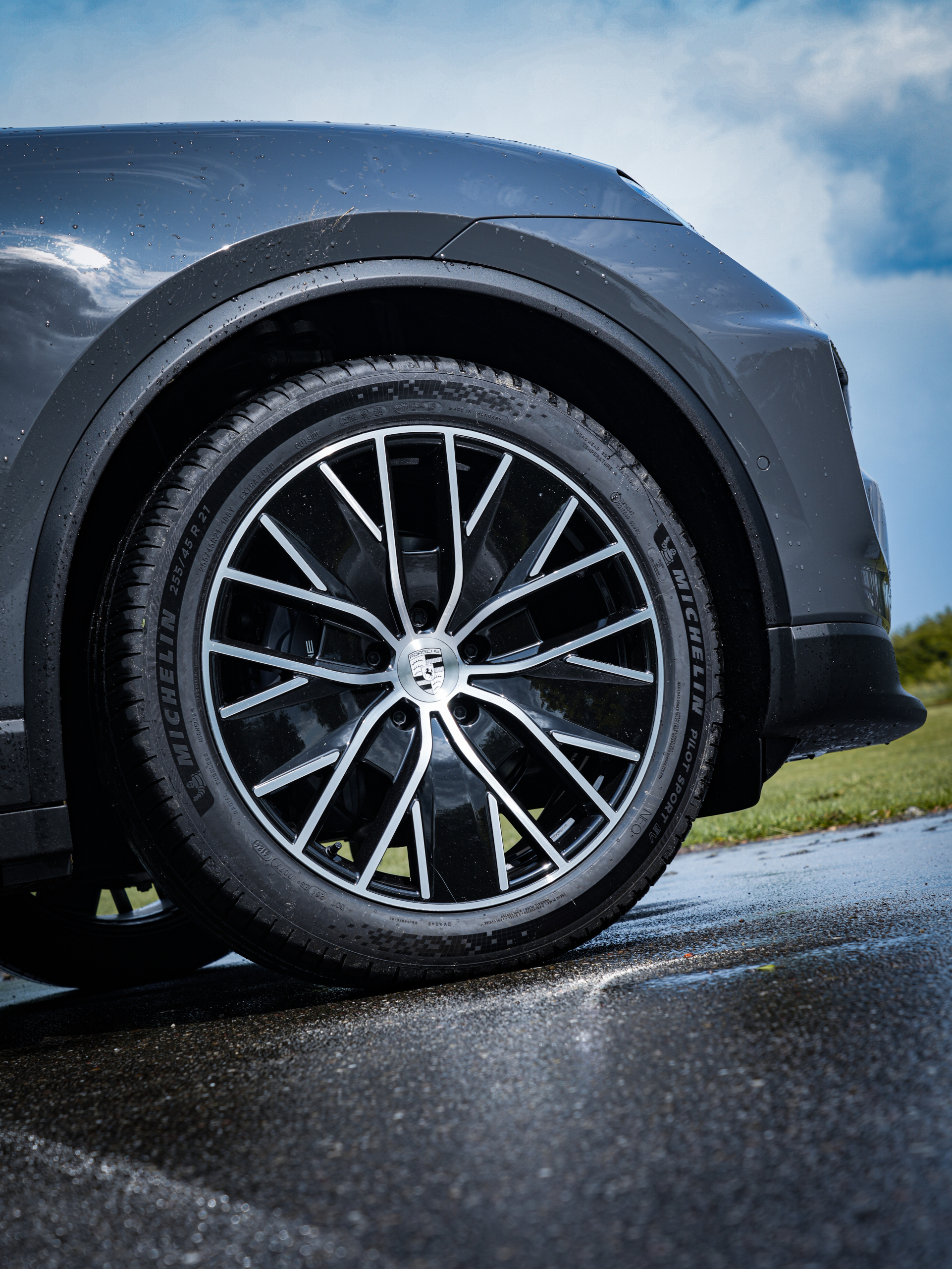 Review goedkoopste Porsche: Macan Electric RWD (2025) - 100 pk meer dan de engste Porsche ooit