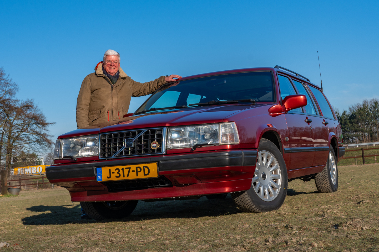 Thom is al 60 jaar verliefd op Volvo: "Noem het maar mijn handicap"