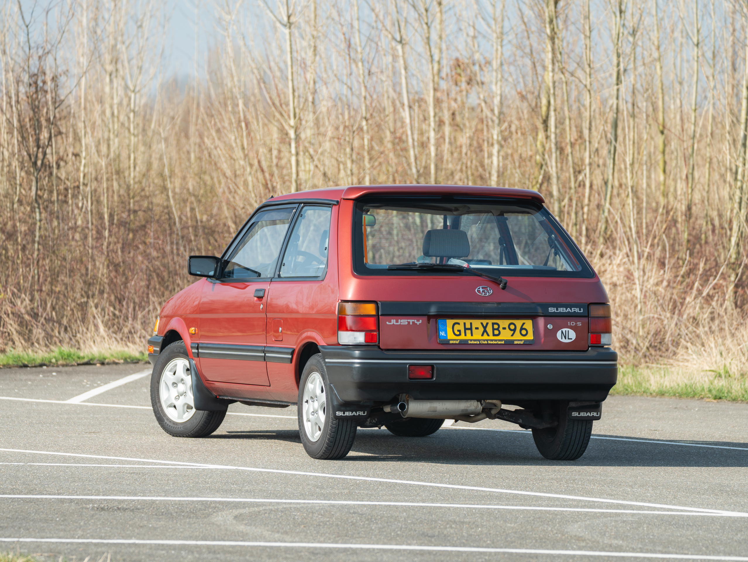 Met deze oude Subaru reed Hugo een record op de Nürburgring