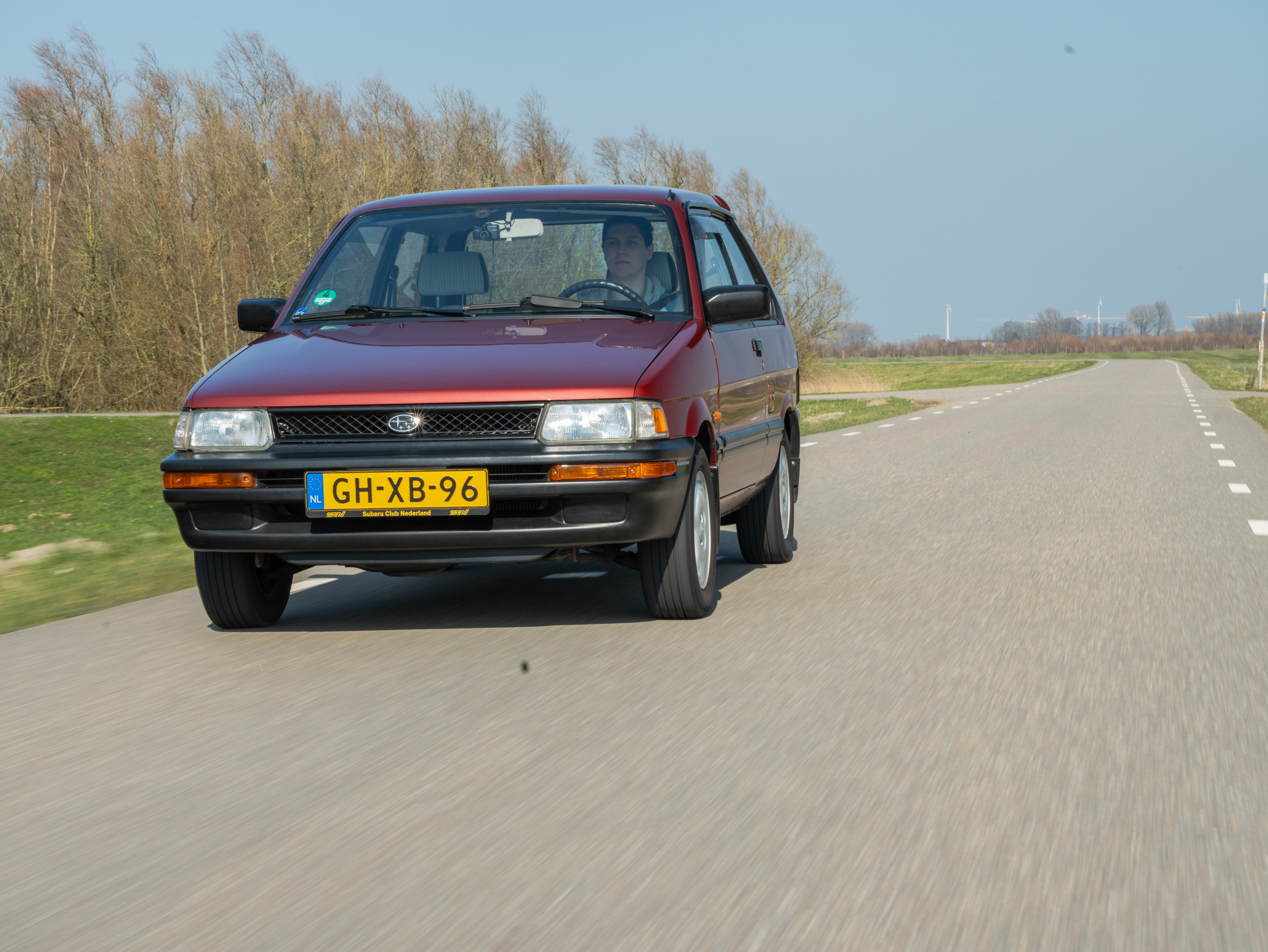 Met deze oude Subaru reed Hugo een record op de Nürburgring