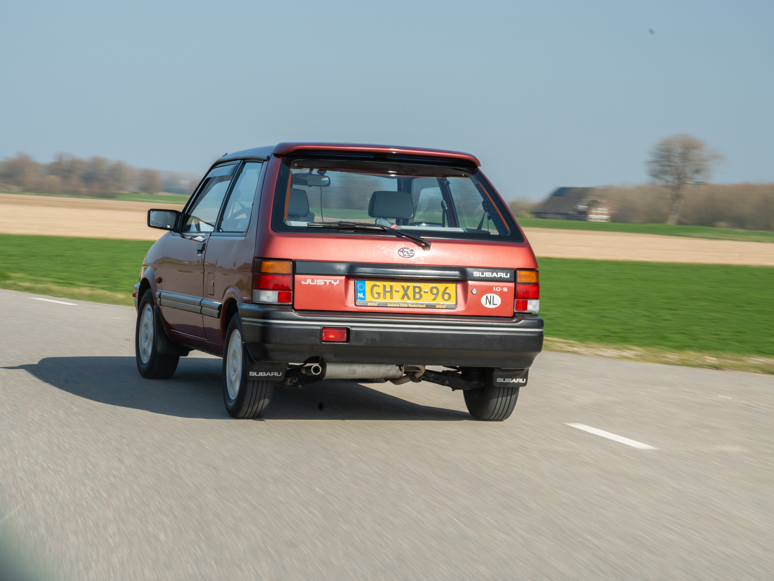 Met deze oude Subaru reed Hugo een record op de Nürburgring