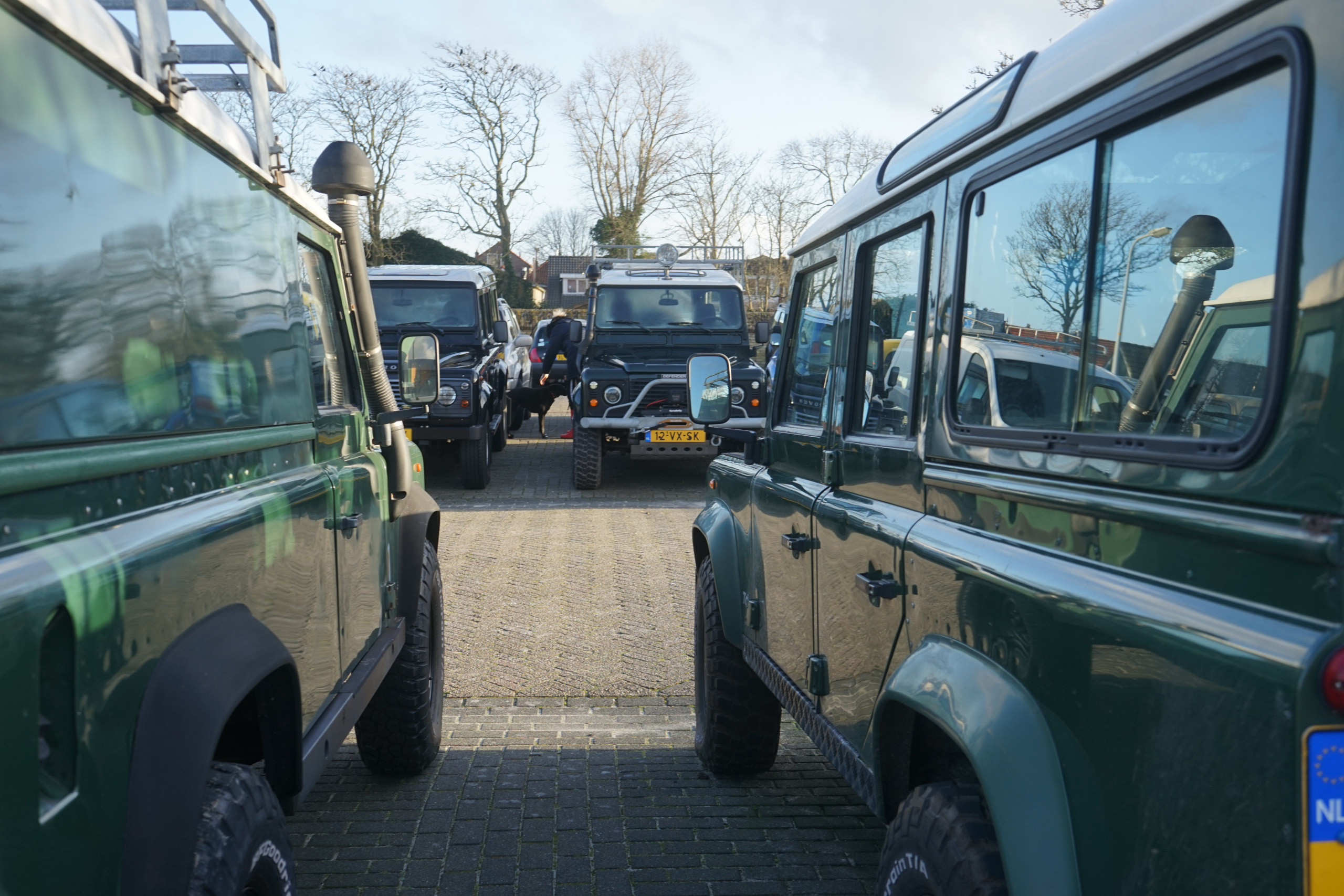 Bavo Galama jaagt op Terschelling op Land Rovers