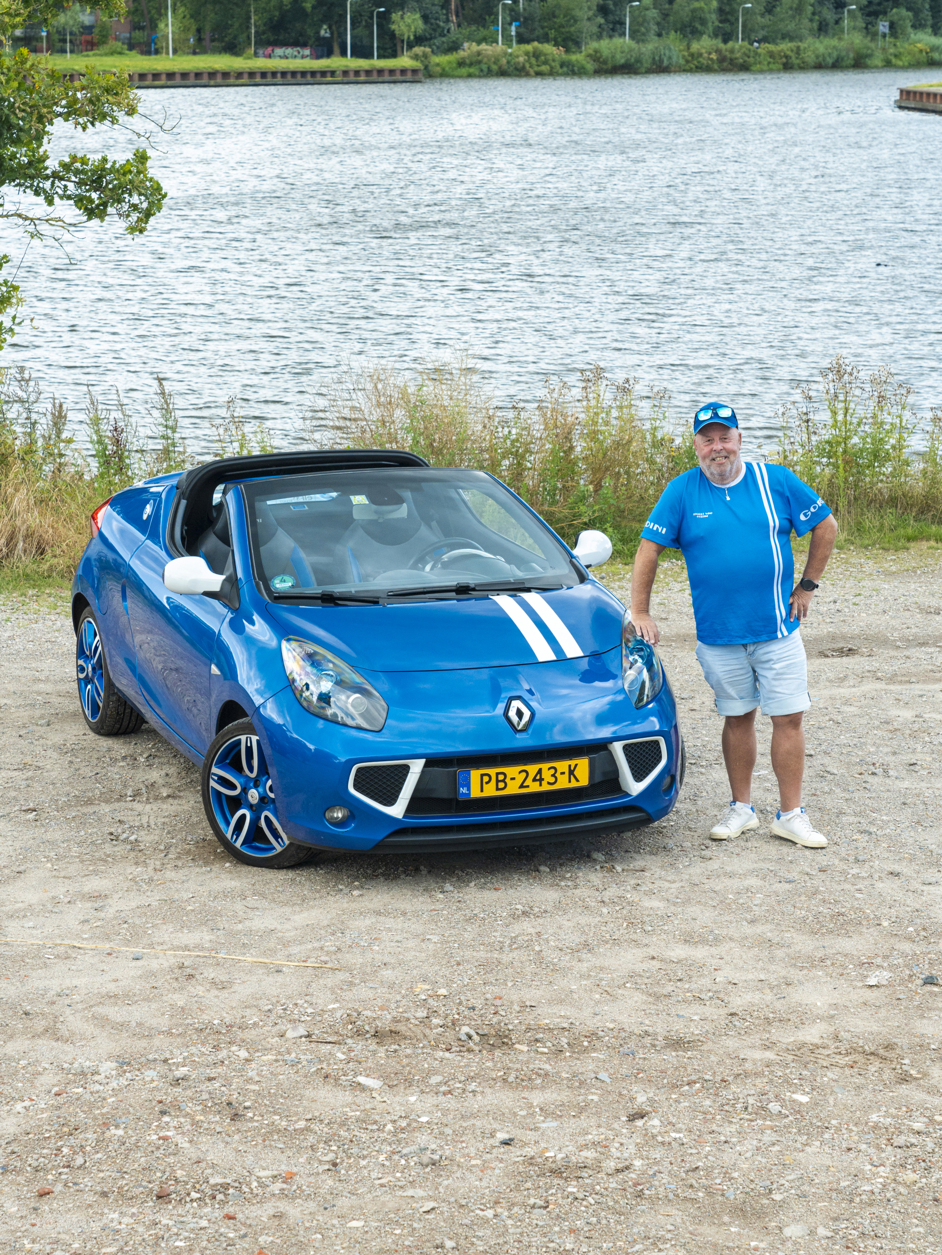 Jan over zijn roadster: "Deze Renault is bijn net zo snel als een Ferrari!"