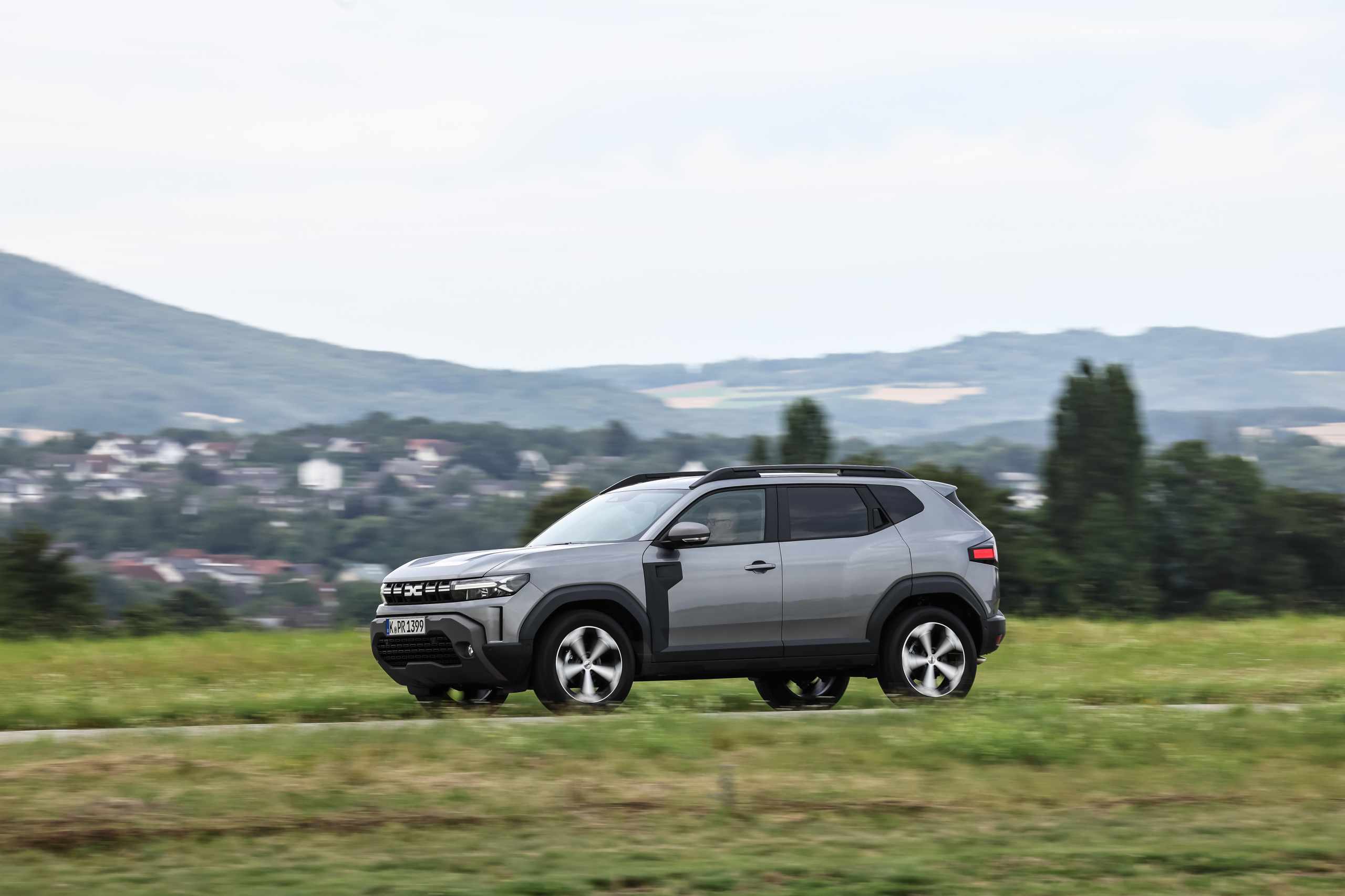 TEST - At this point the Dacia Duster makes mincemeat of the Volkswagen T-Cross, Seat Arona and Kia Stonic