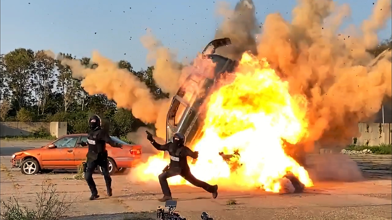 Bavo Galama onderzoekt: hoe word je als autogek nou stuntman?