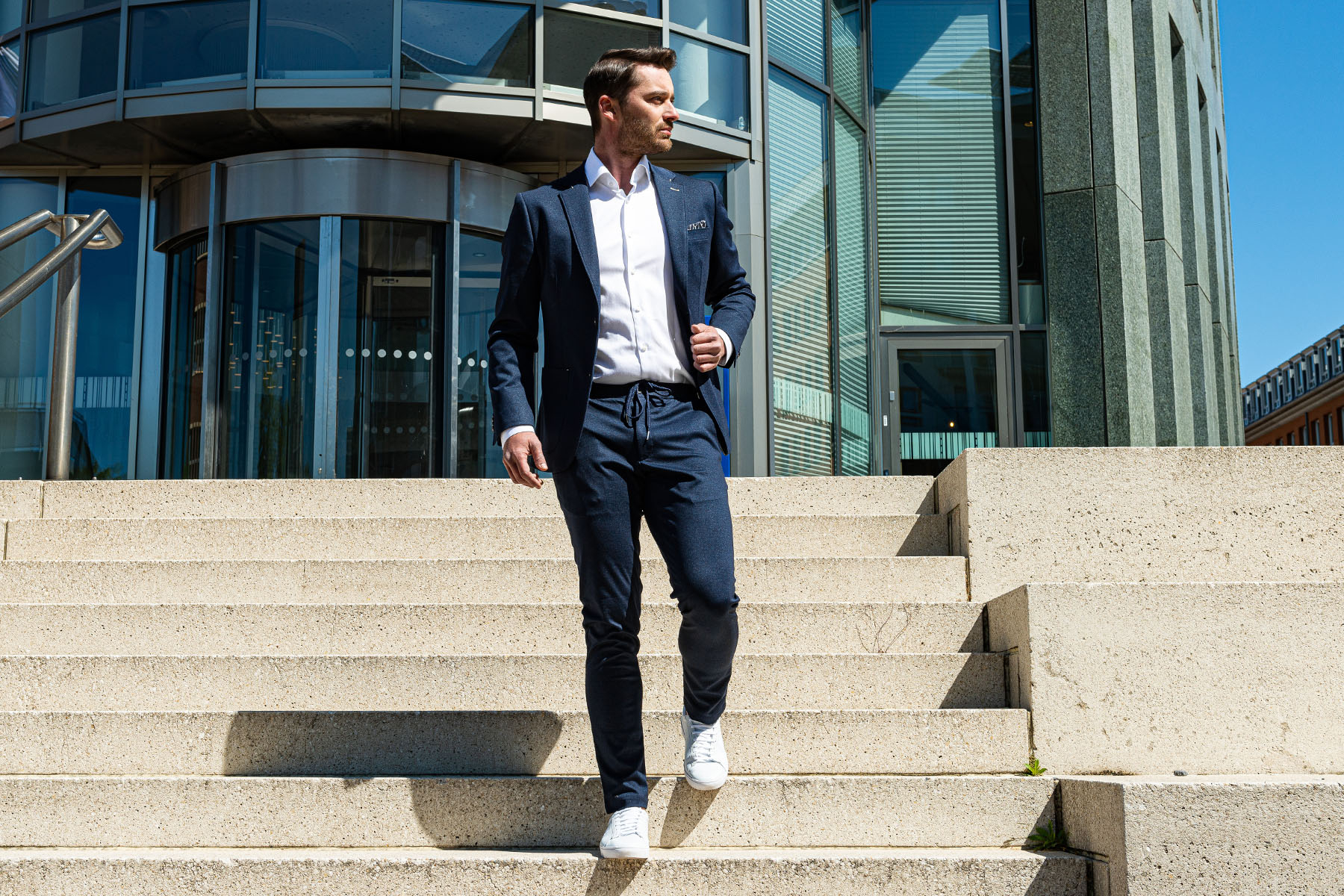 Is jouw outfit meer Dacia dan Mercedes? Win 450 euro shoptegoed van Suitable!