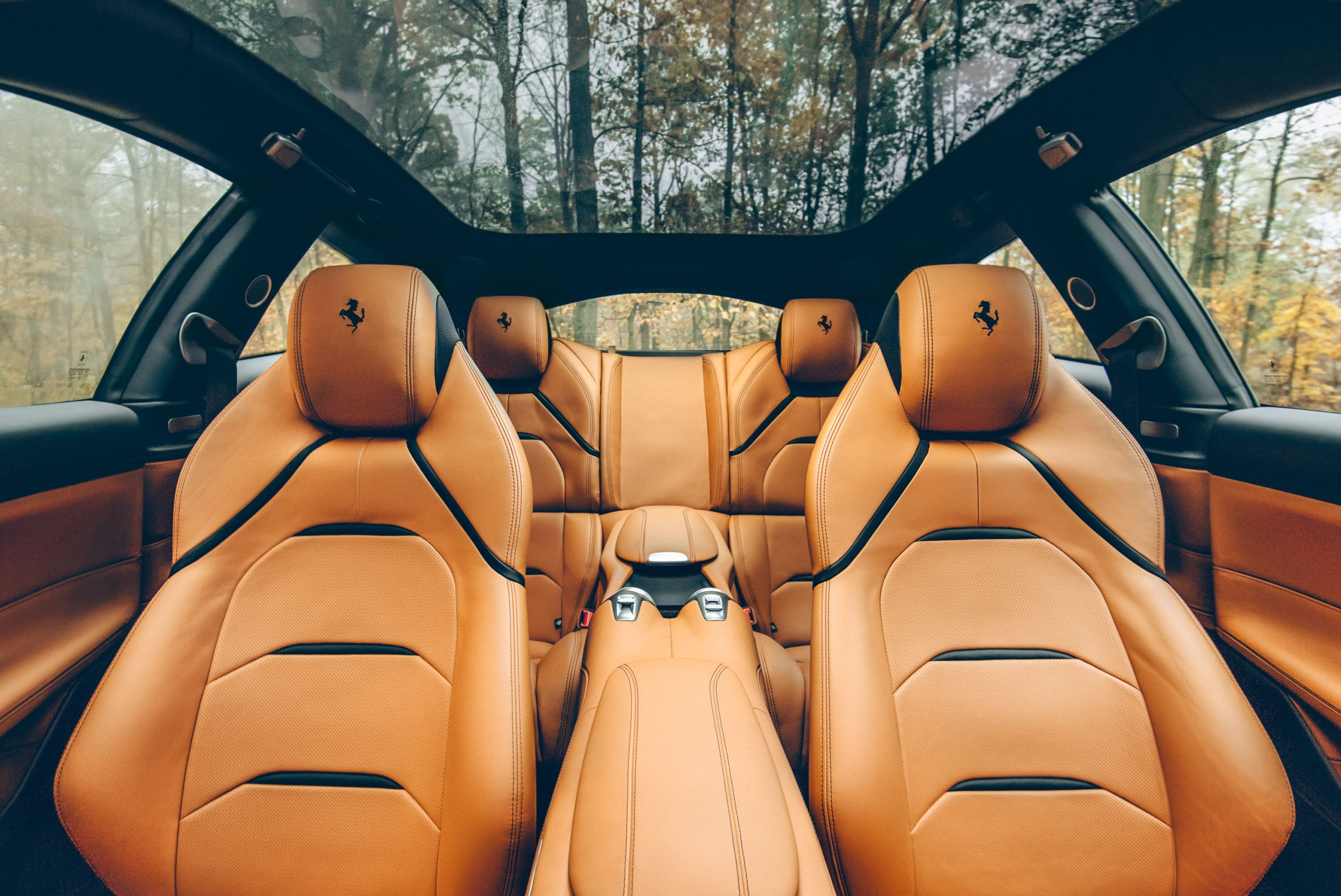 De absolute autovakantie-droom: een supercar met genoeg bagageruimte