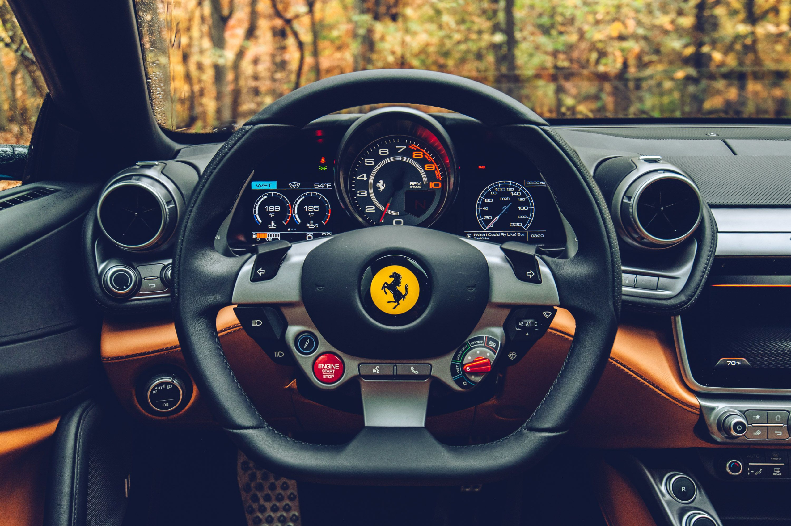De absolute autovakantie-droom: een supercar met genoeg bagageruimte