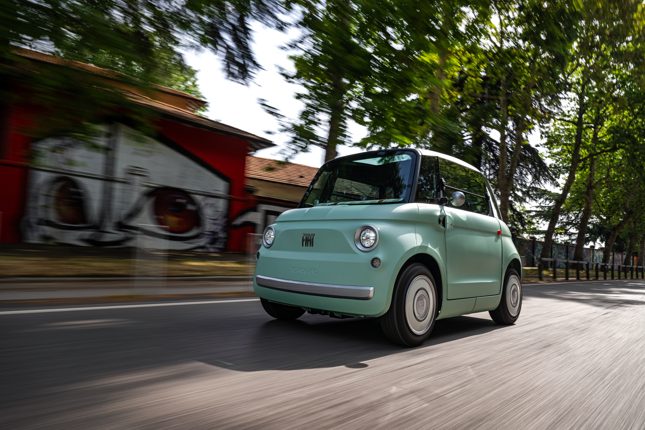 Wat fatbikes kunnen, kan de Fiat Topolino ook: topsnelheid bijna verdubbeld!