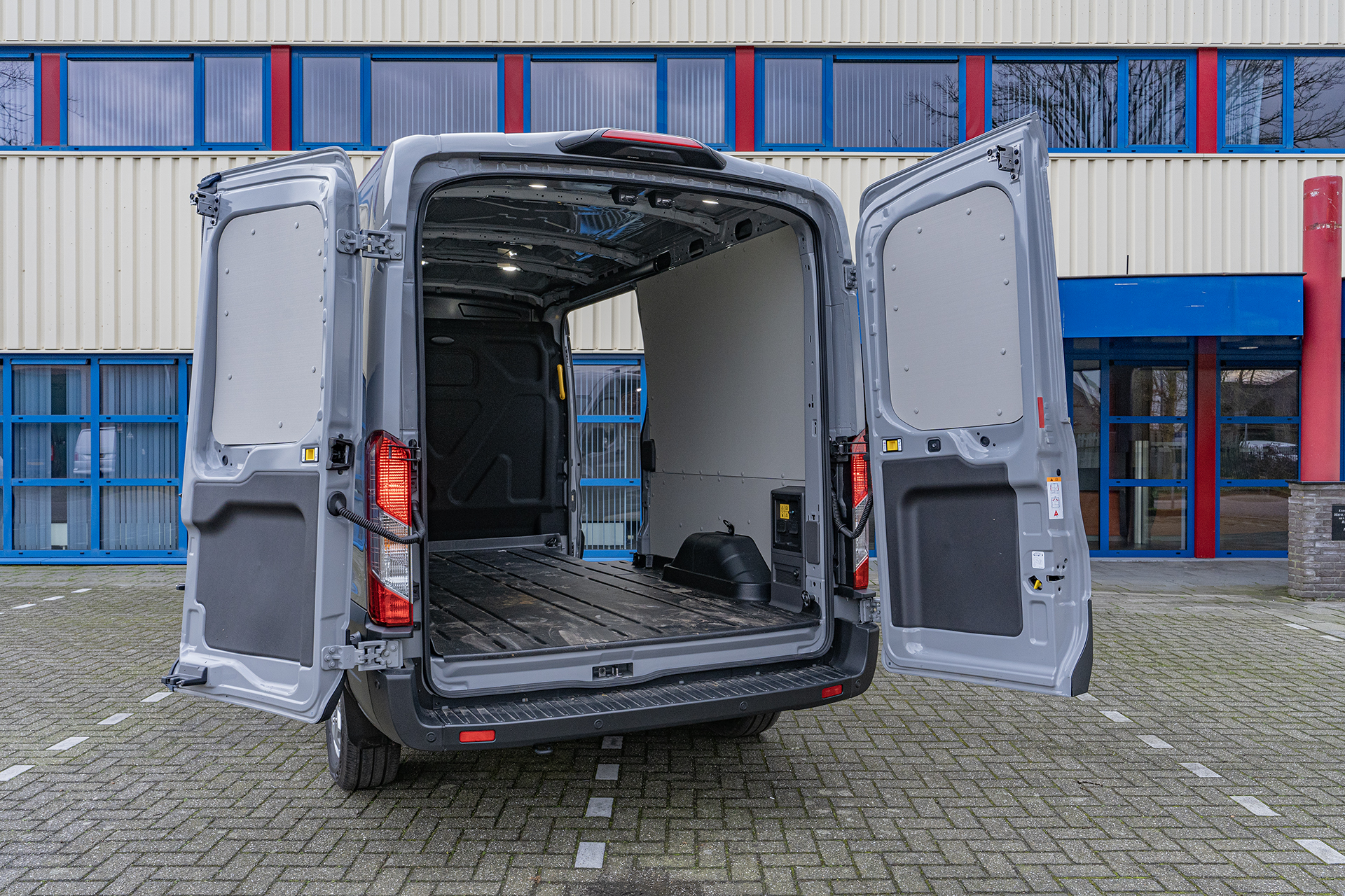 Test Ford E-Transit (2025): waar is die achteruitkijkspiegel?