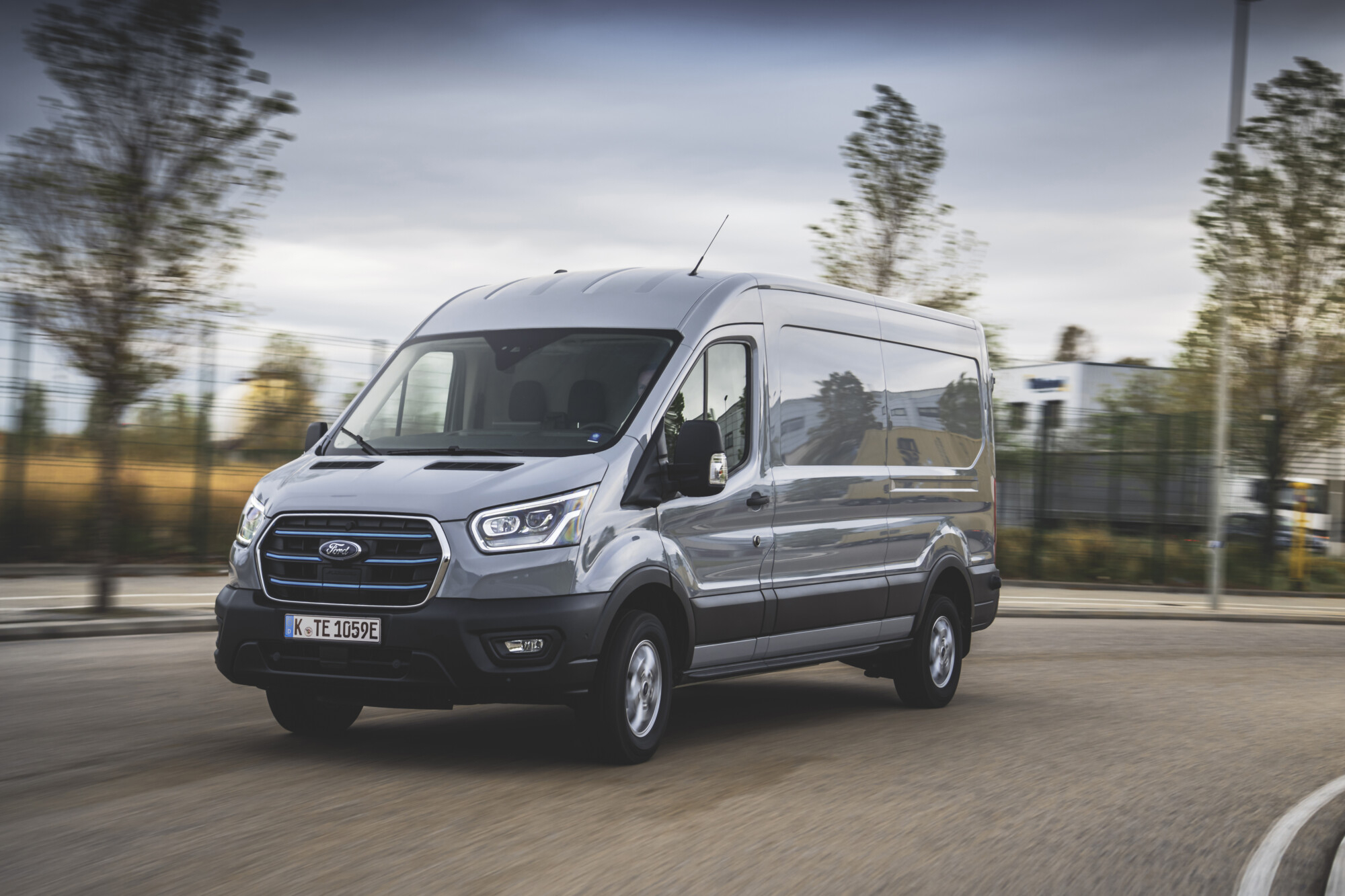 Ford E-Transit zoekt groter marktaandeel: flink goedkoper