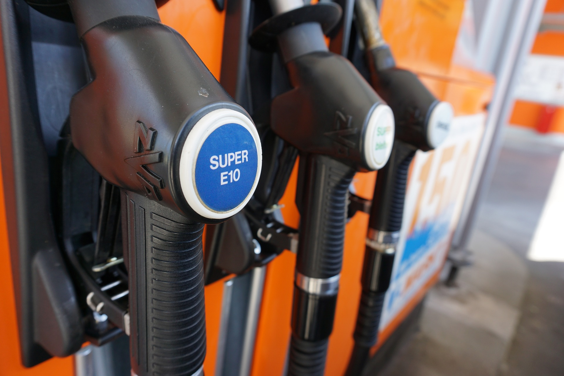 E10-benzine verdringt euro 95; alarmfase 1 voor klassiekers en oldtimers?