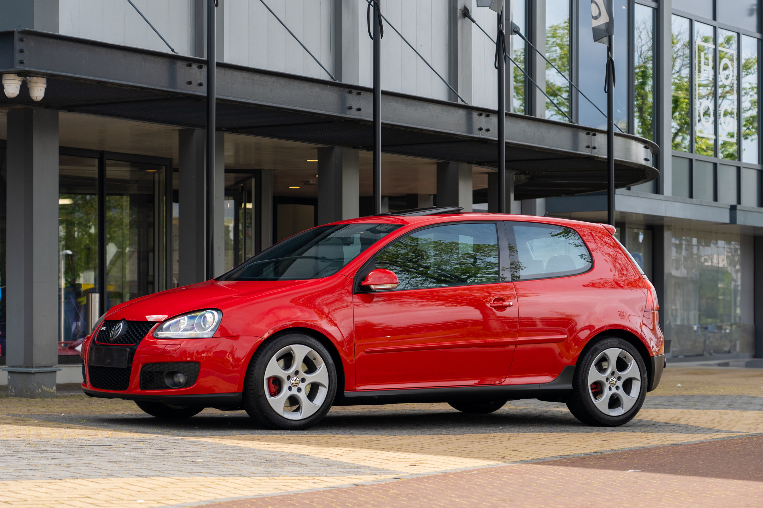 Koop jij deze mooiste Golf GTI van Marktplaats of een van z'n concurrenten?