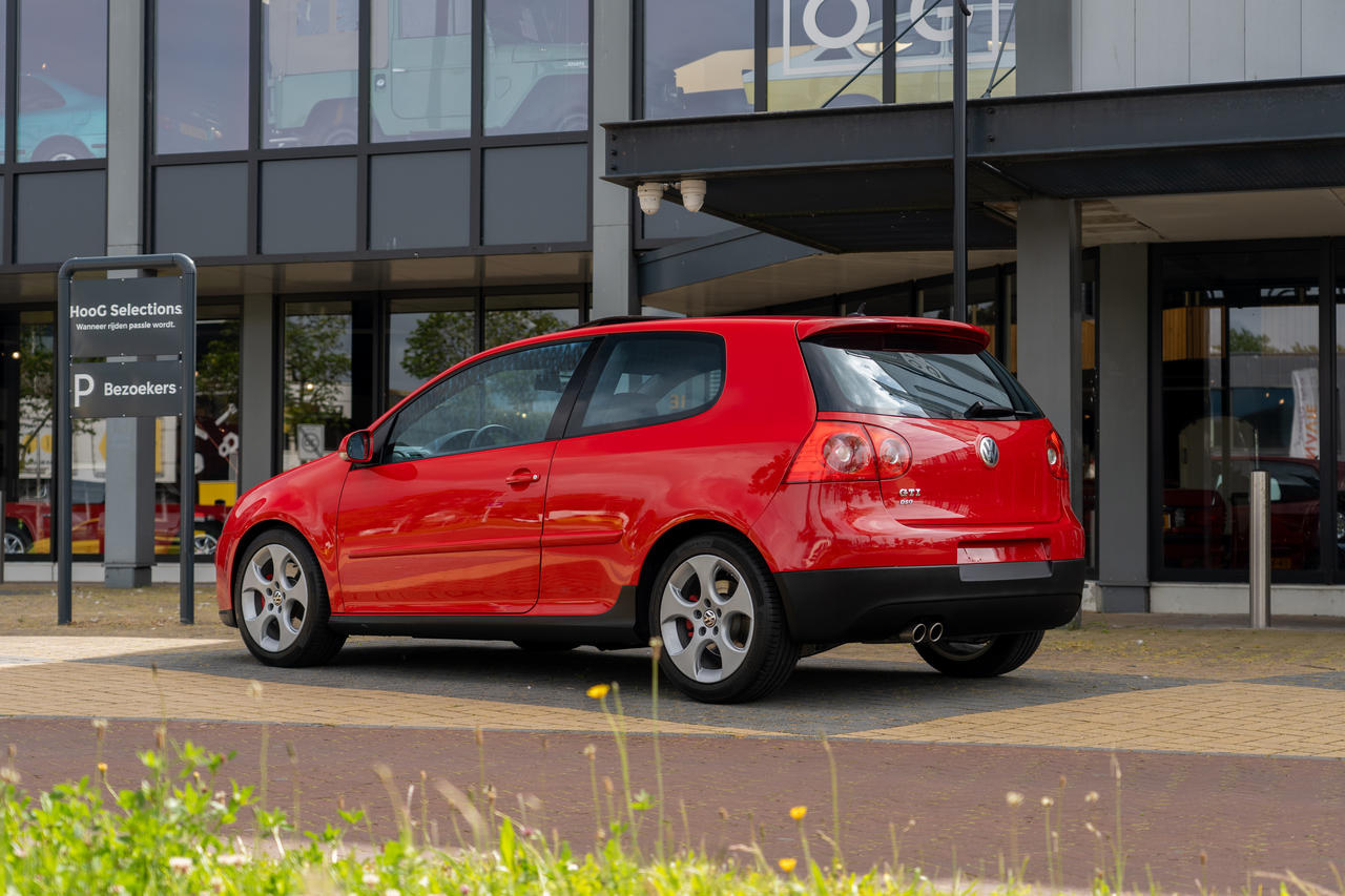 Koop jij deze mooiste Golf GTI van Marktplaats of een van z'n concurrenten?