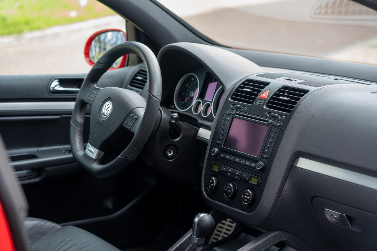 Koop jij deze mooiste Golf GTI van Marktplaats of een van z'n concurrenten?