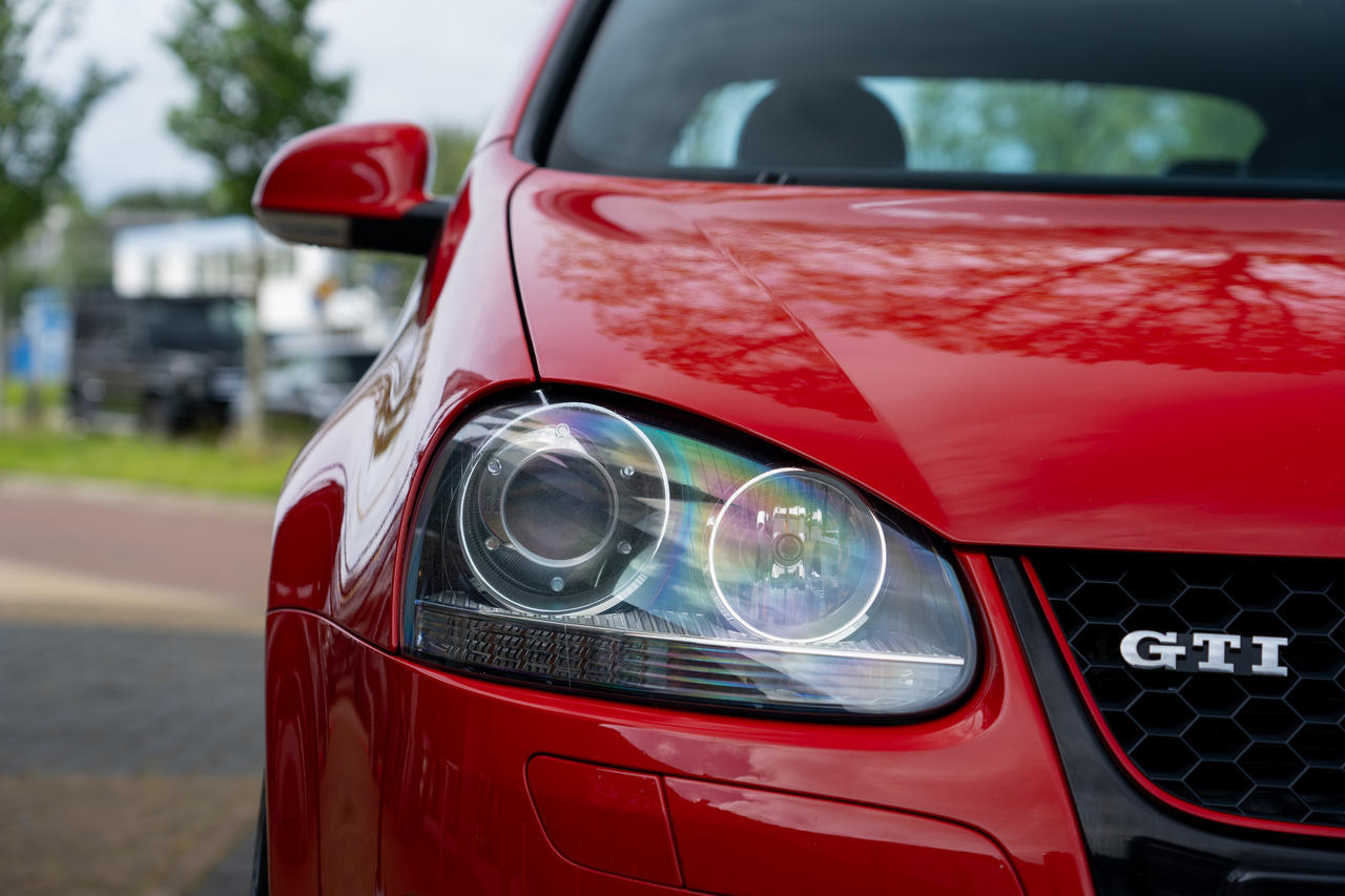 Koop jij deze mooiste Golf GTI van Marktplaats of een van z'n concurrenten?