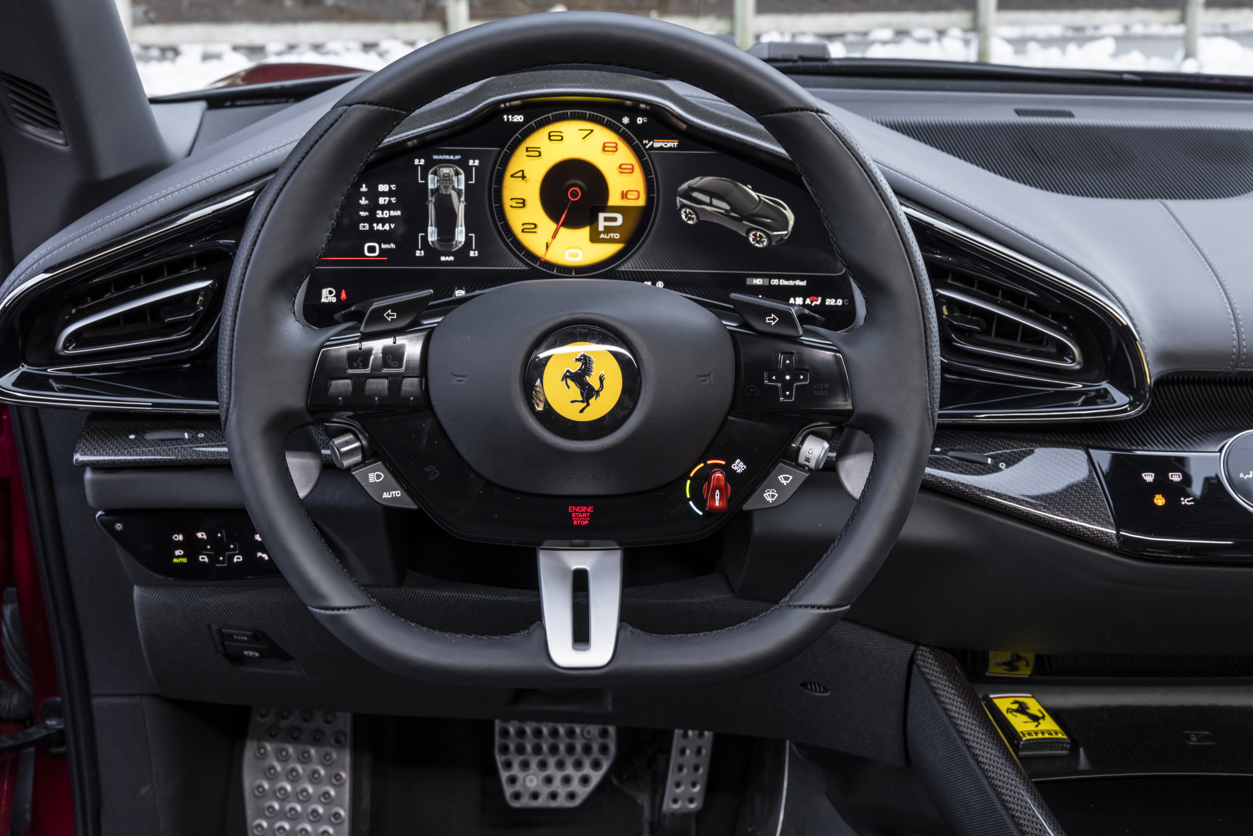 Waarom deze Ferrari van een half miljoen geen touchscreen heeft