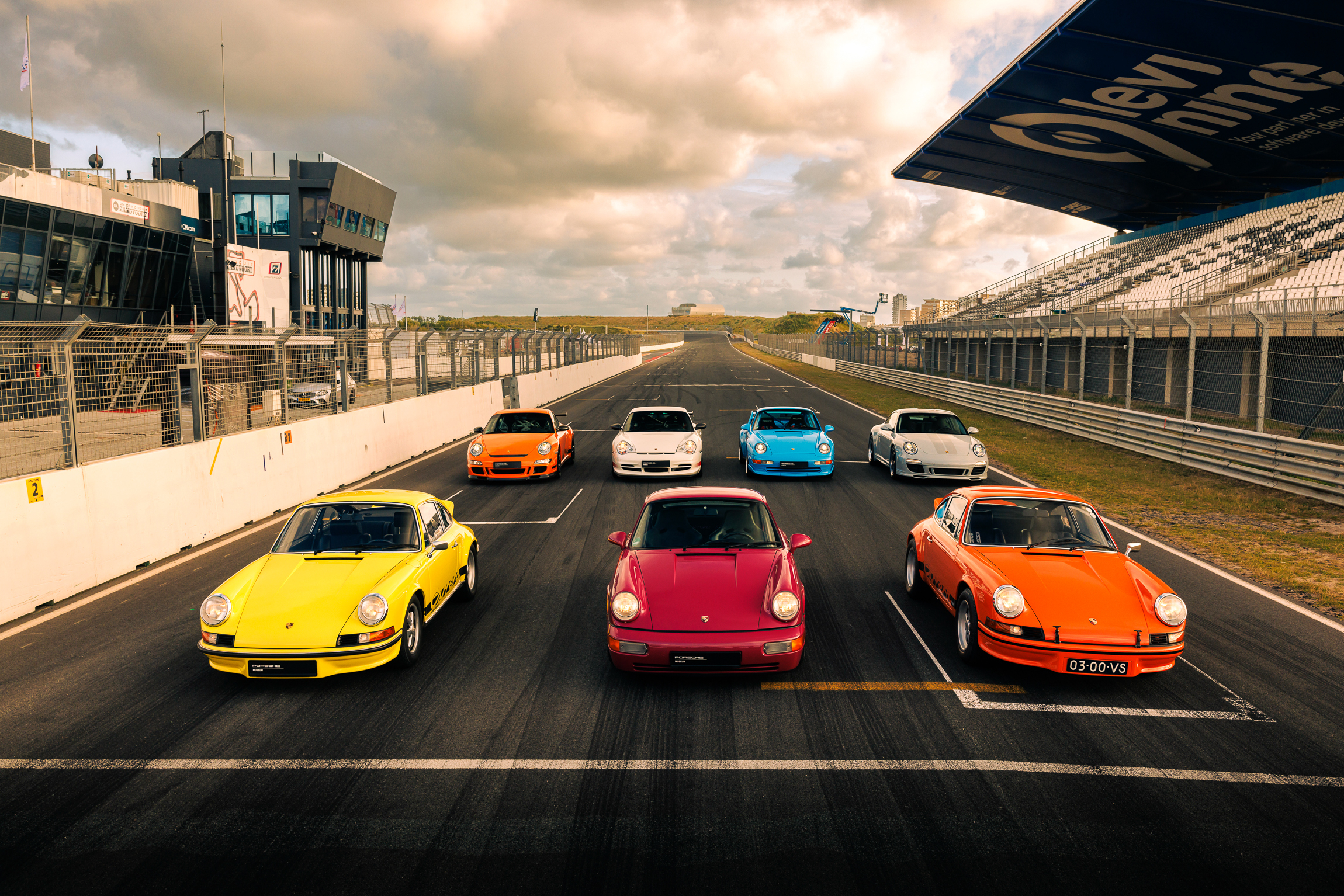 Zo vierde Porsche de vijftigste verjaardag van de 911 Carrera RS 2.7