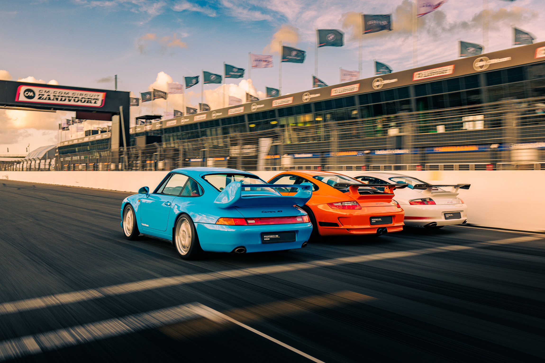 Zo vierde Porsche de vijftigste verjaardag van de 911 Carrera RS 2.7