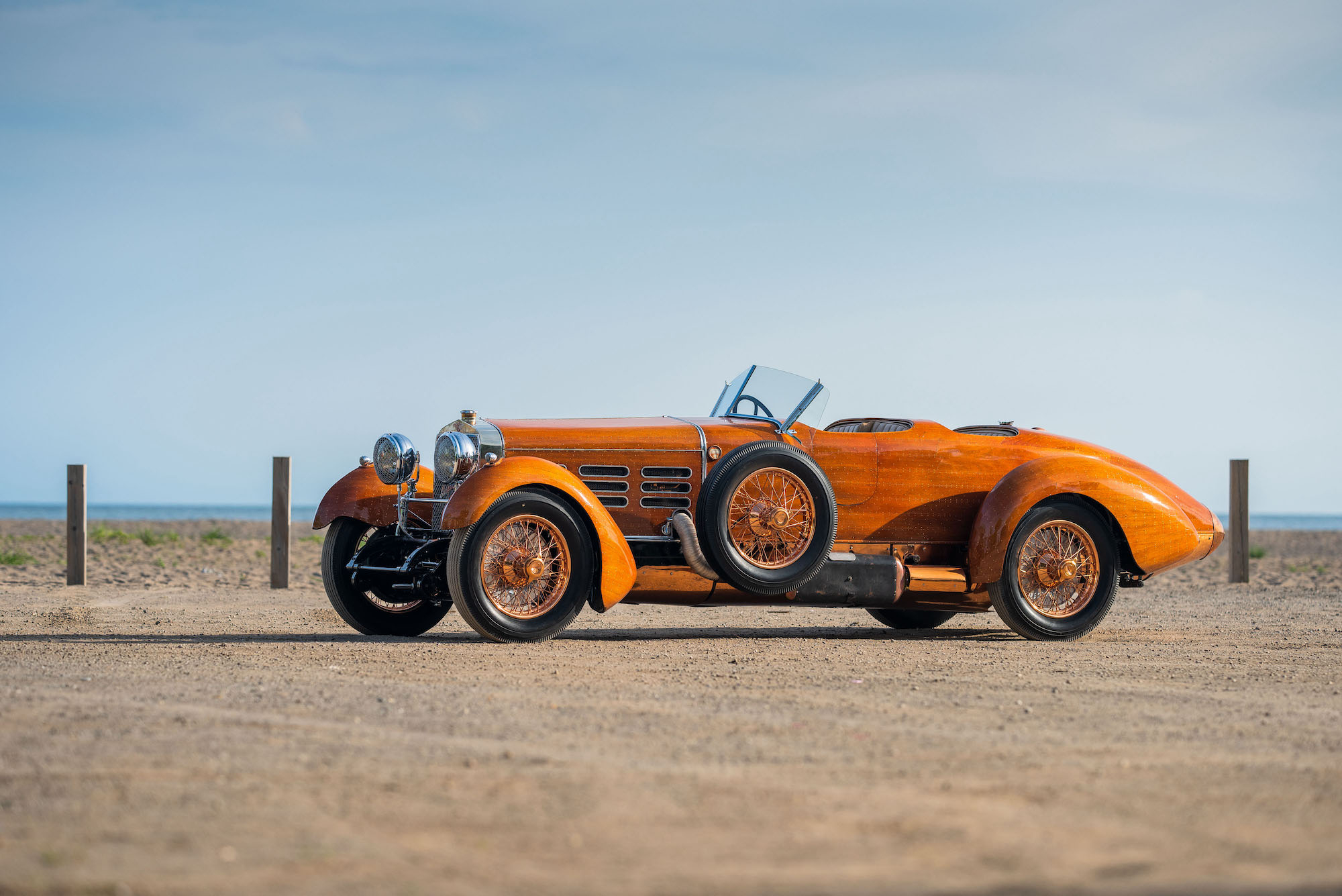 Deze klassieke auto is van hout. En moet 11,8 miljoen euro (!) opleveren