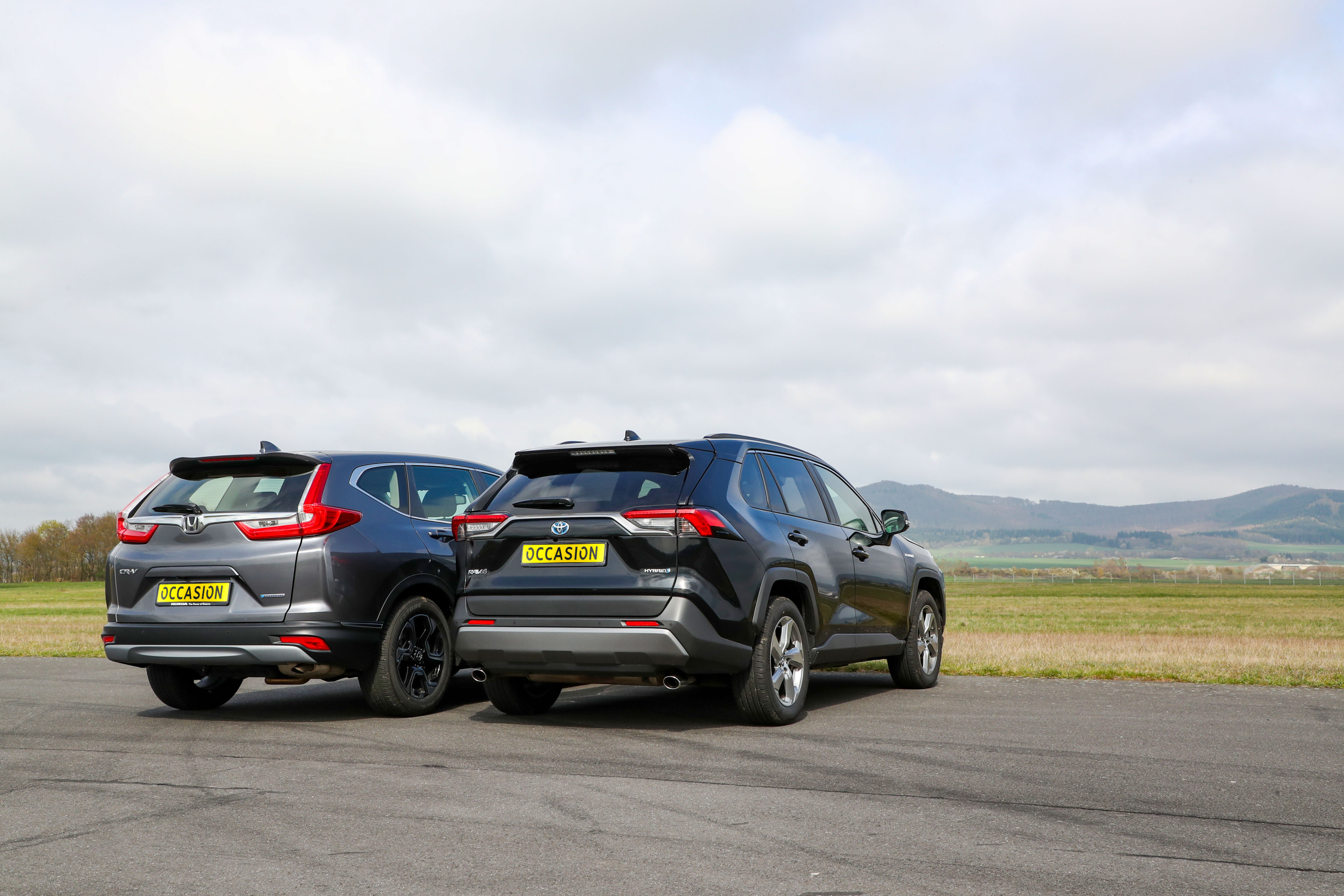 Tweedehands hybrides: Toyota RAV4 vs. Honda CR-V - ga je voor de mooiste of de ruimste?