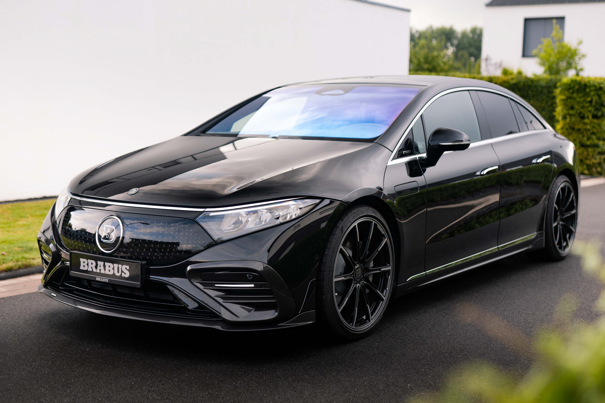 Deze door Brabus getunede Mercedes EQS is extreem kra ... euhm ... efficiënt?