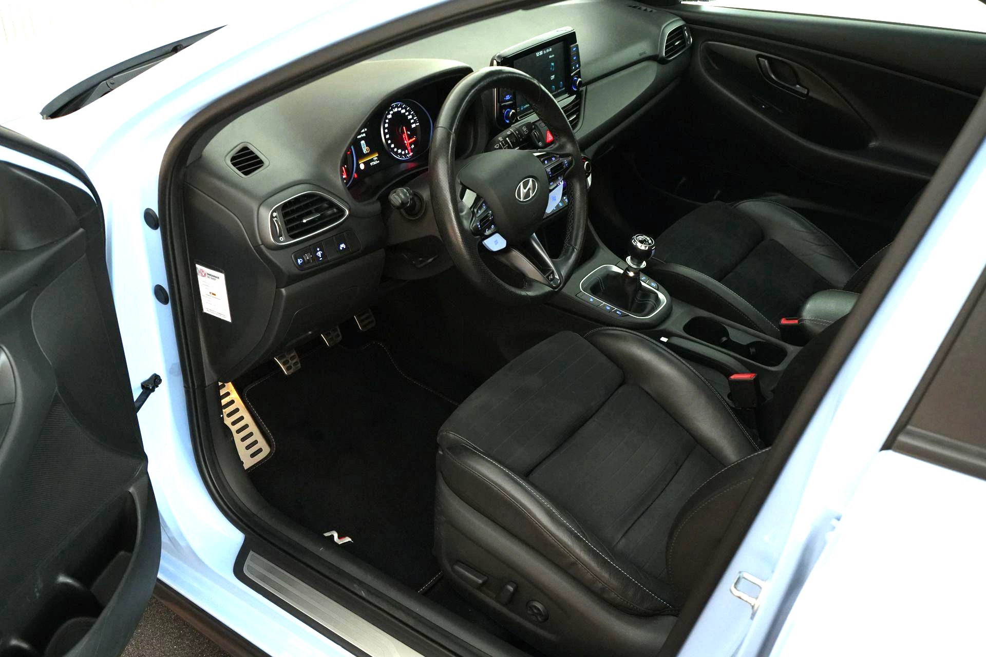 Koop jij deze mooiste Golf GTI van Marktplaats of een van z'n concurrenten?