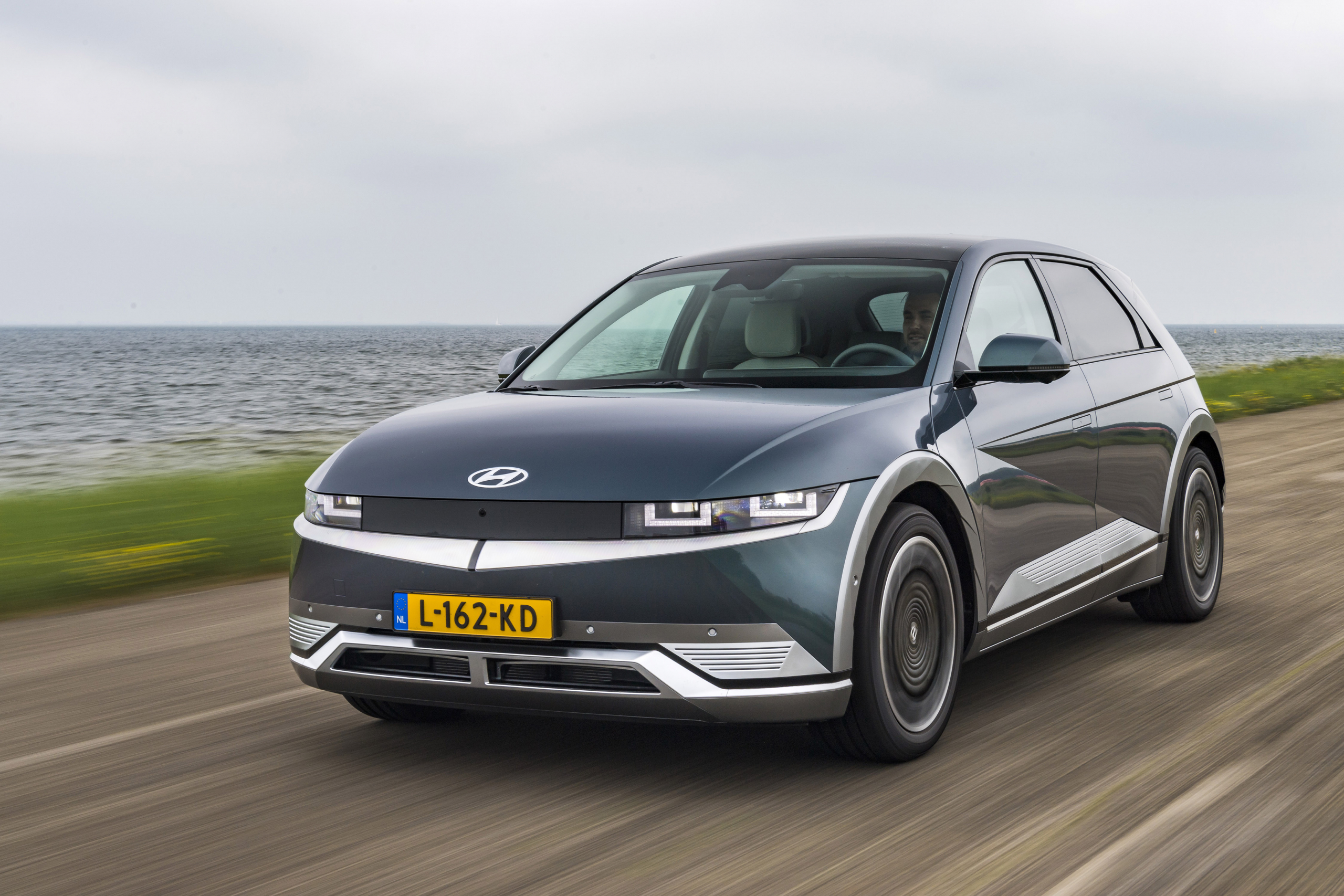 Hoe een visnet in een elektrische Hyundai Ioniq 5 belandt