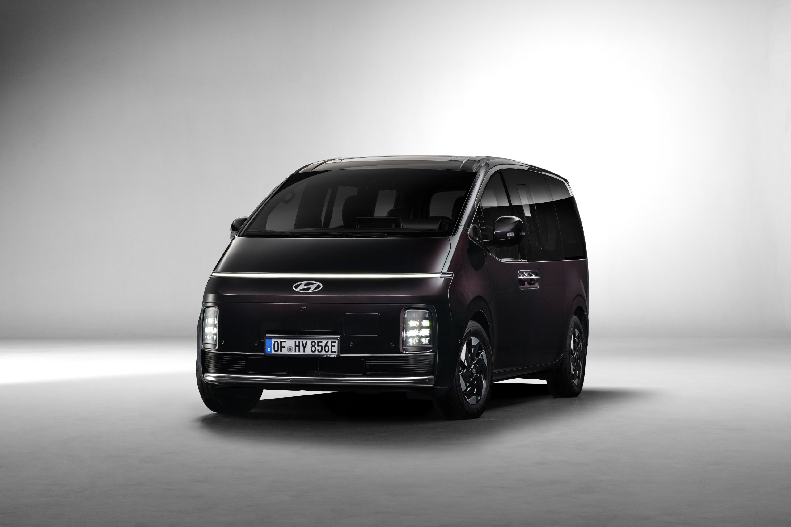 Deze nieuwe elektrische bus neemt zomaar negen mensen mee