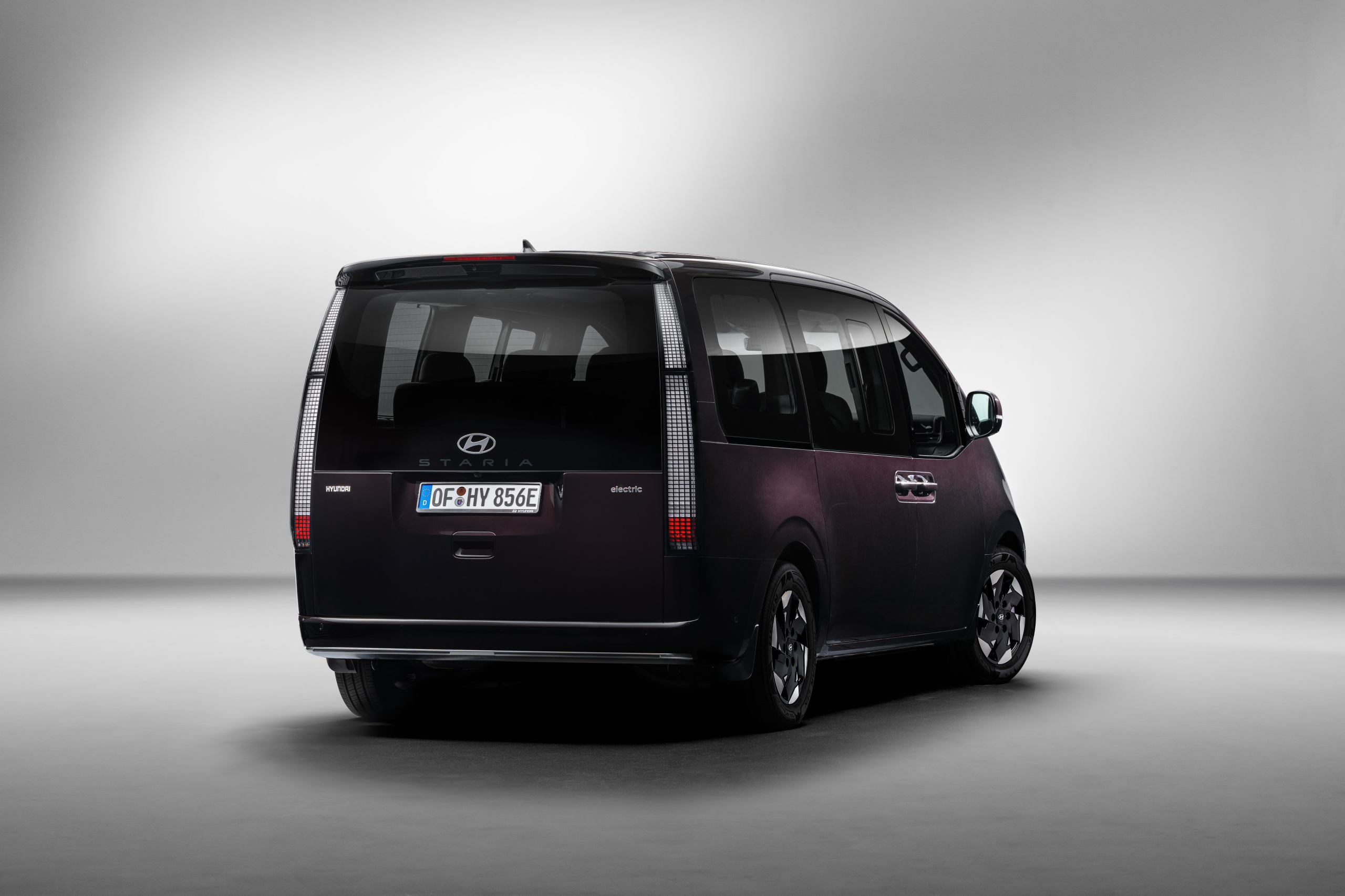 Deze nieuwe elektrische bus neemt zomaar negen mensen mee