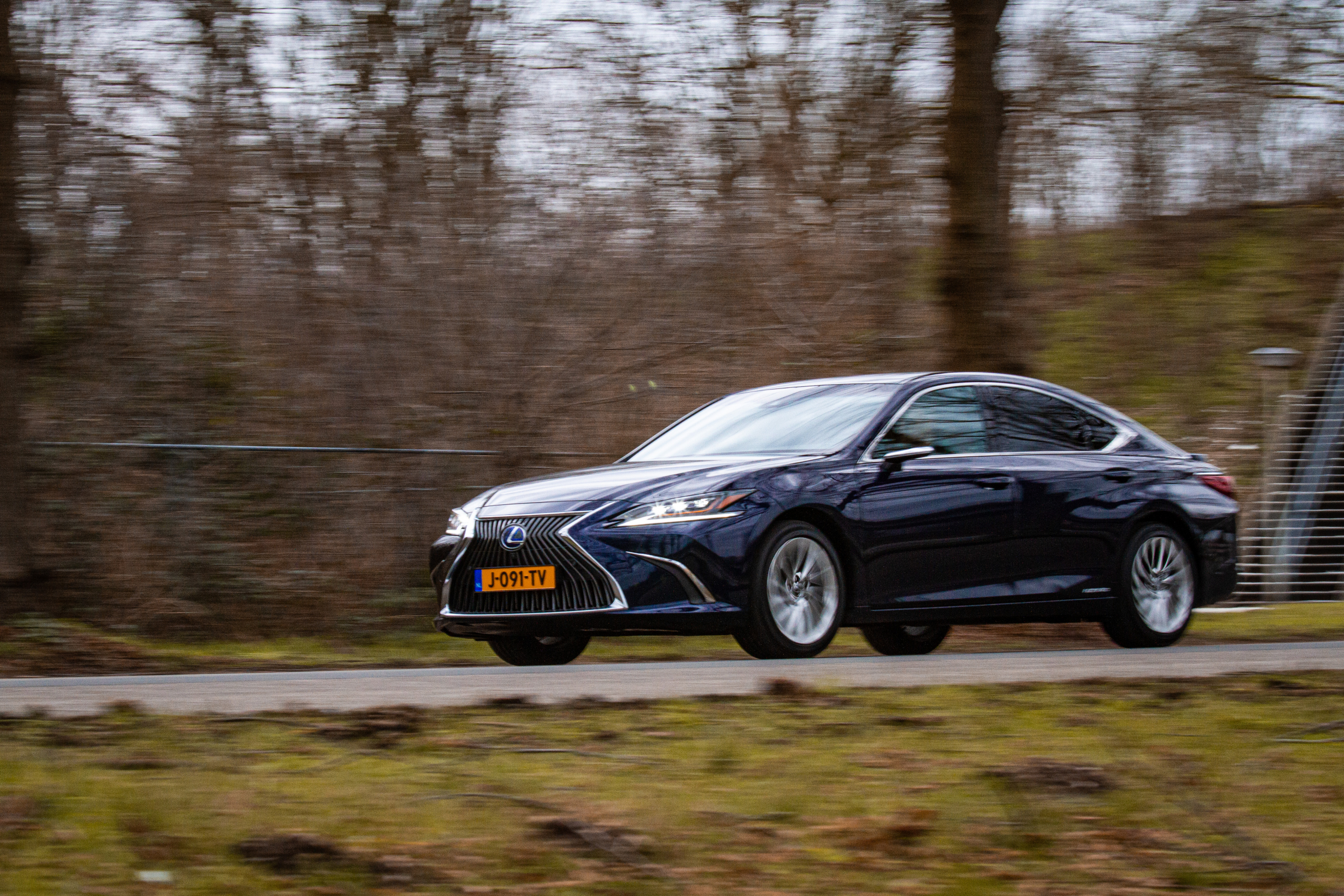 Eerste review Lexus ES 300h: Voegen die digitale buitenspiegels iets toe?