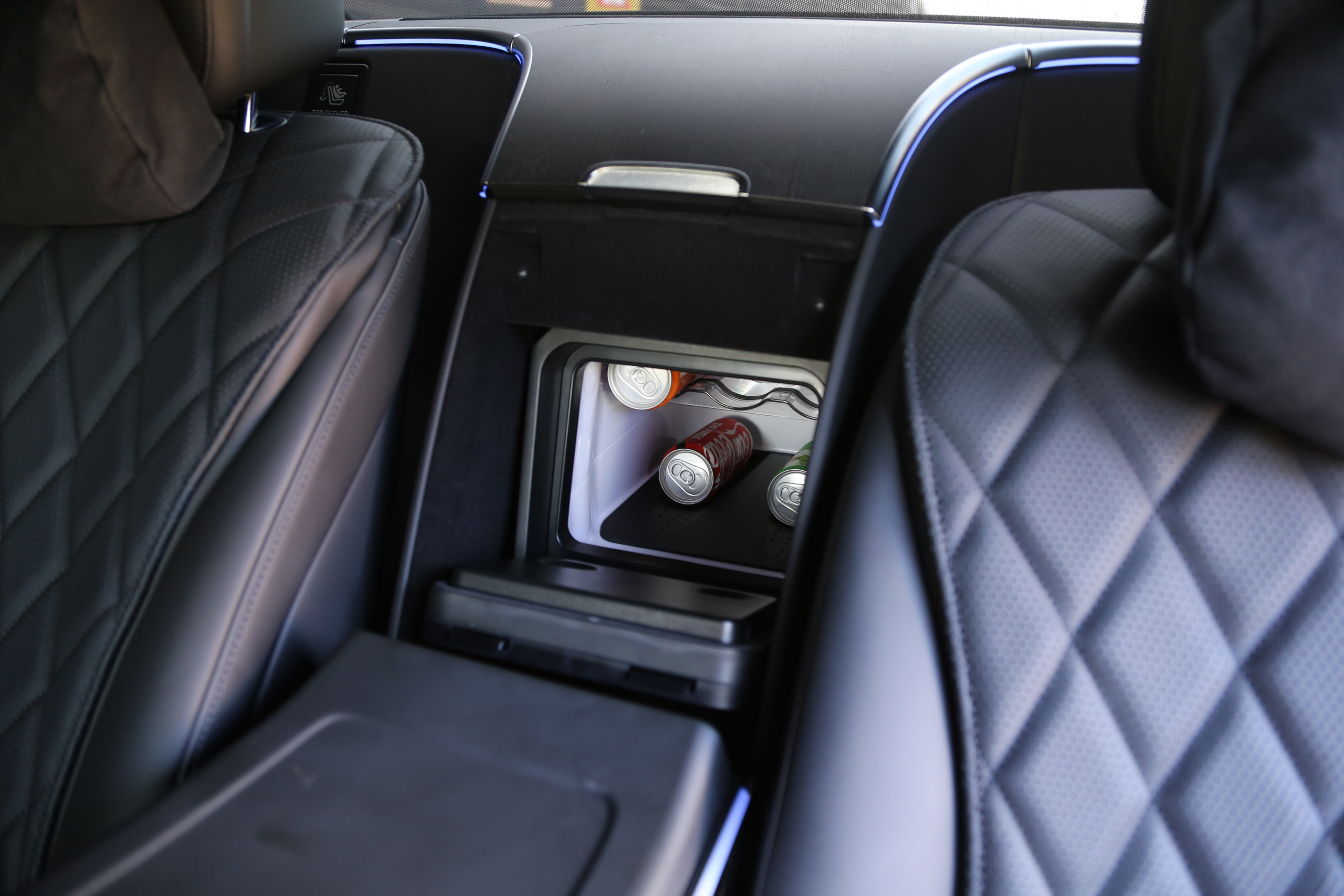 TEST: Deze 6 luxefuncties uit de nieuwe S-Klasse willen we ook in gewone auto’s