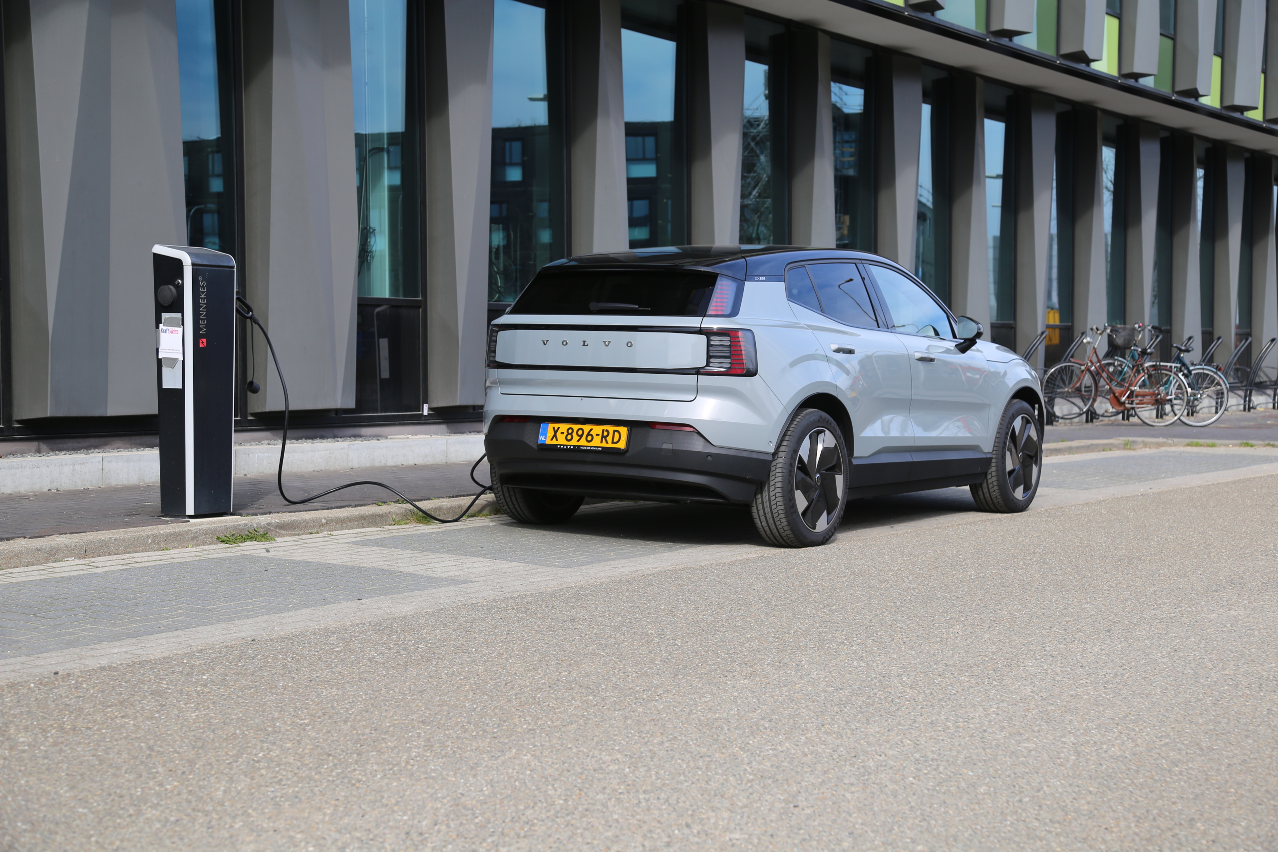 Hoe je al vanaf 438 euro in de populaire Volvo EX30 kan rijden