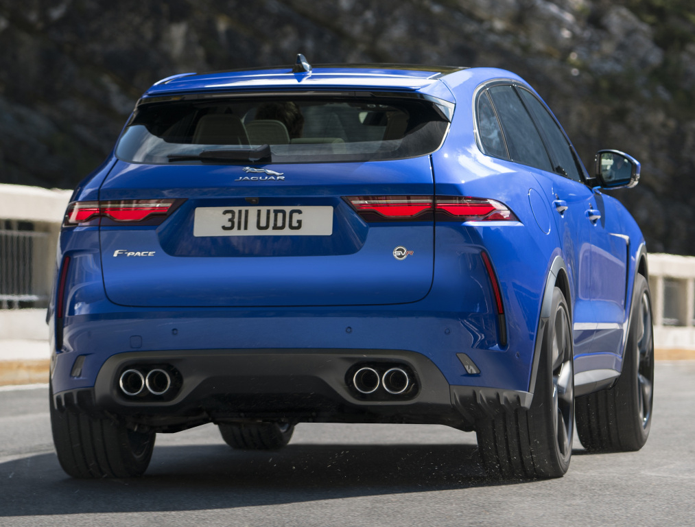 Sint, mogen wij een nieuwe Jaguar F-Pace SVR in onze schoen?