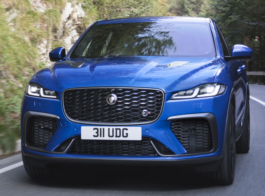 Sint, mogen wij een nieuwe Jaguar F-Pace SVR in onze schoen?