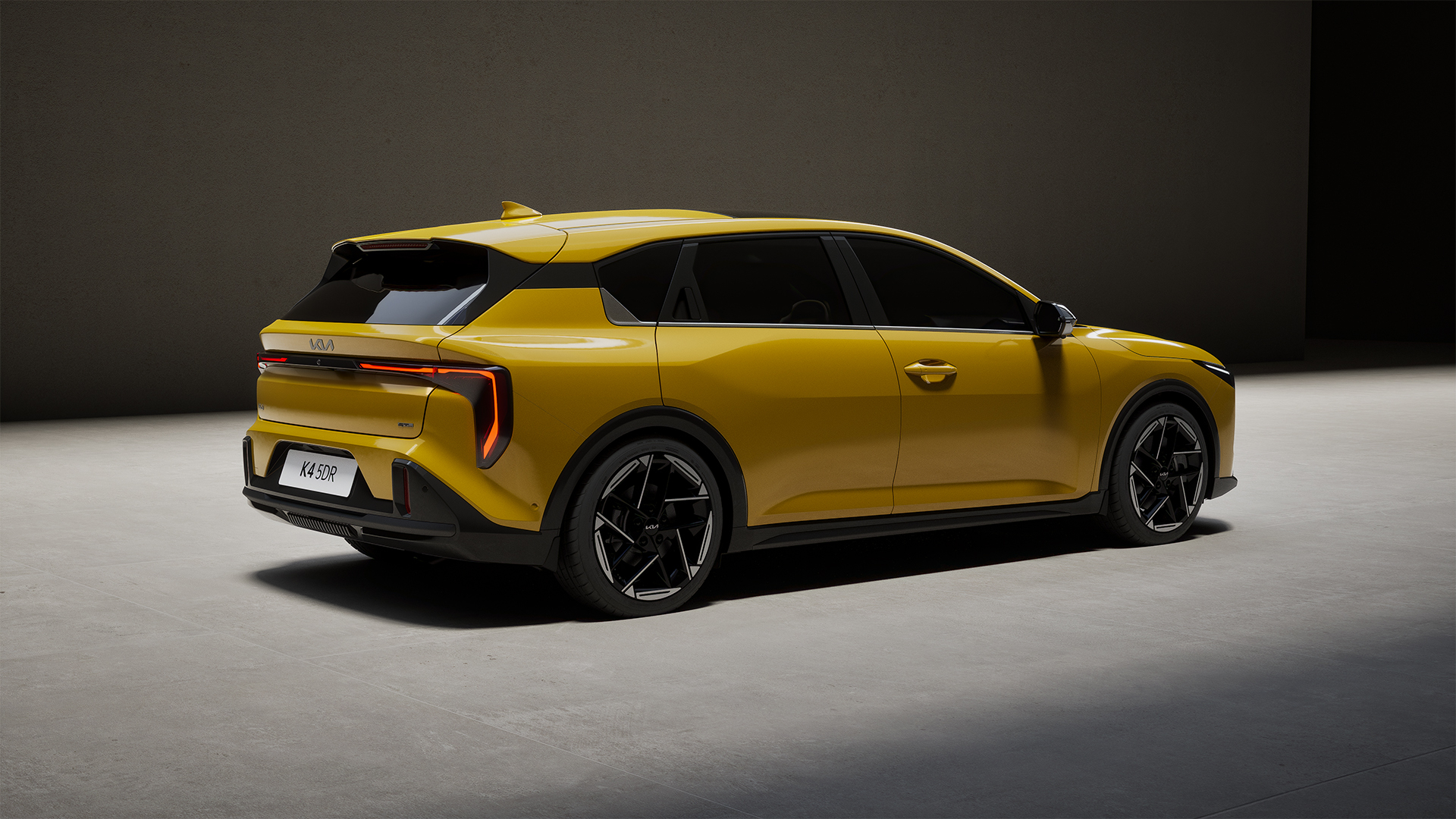 Elektrische Kia EV4 krijgt gezelschap van stoere Kia K4 op benzine