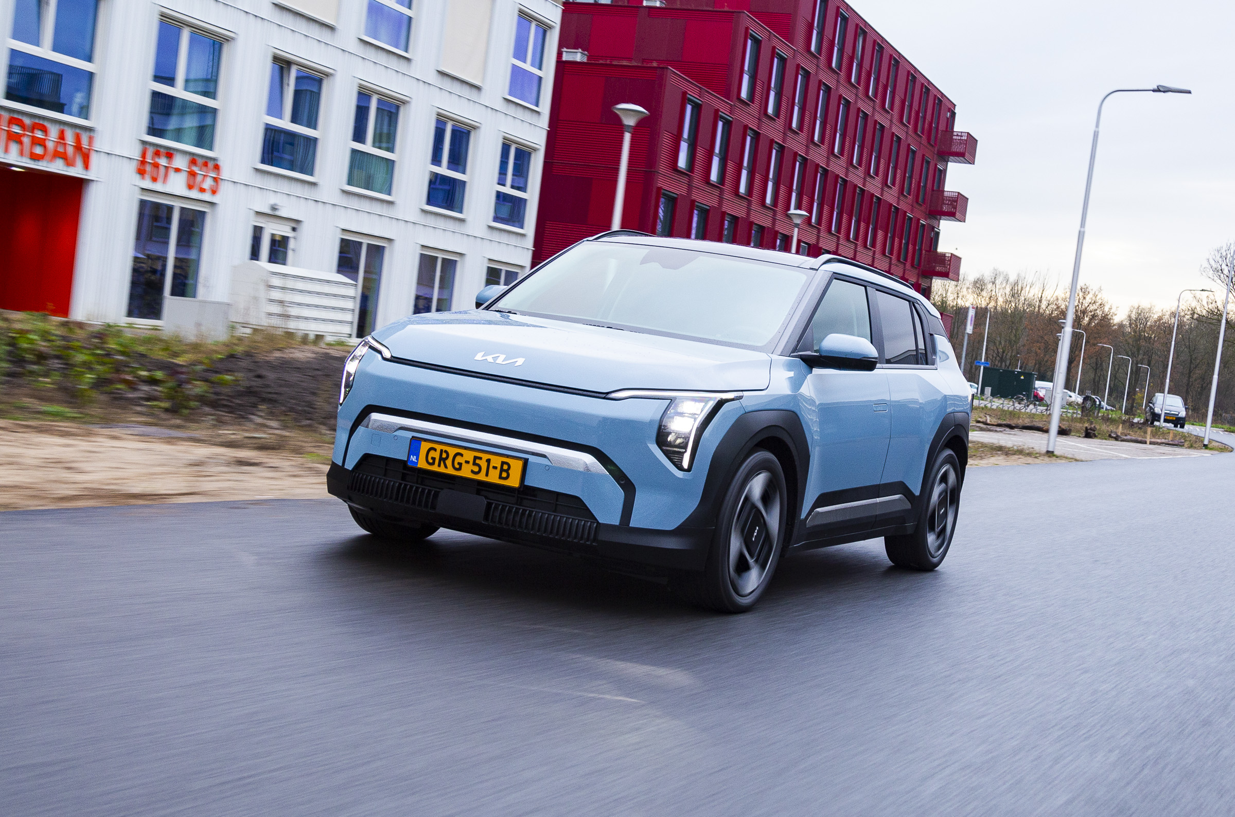Autoverkopen april 2025: de laatste maand waarin de Kia EV3 aan kop gaat (en dit is waarom)